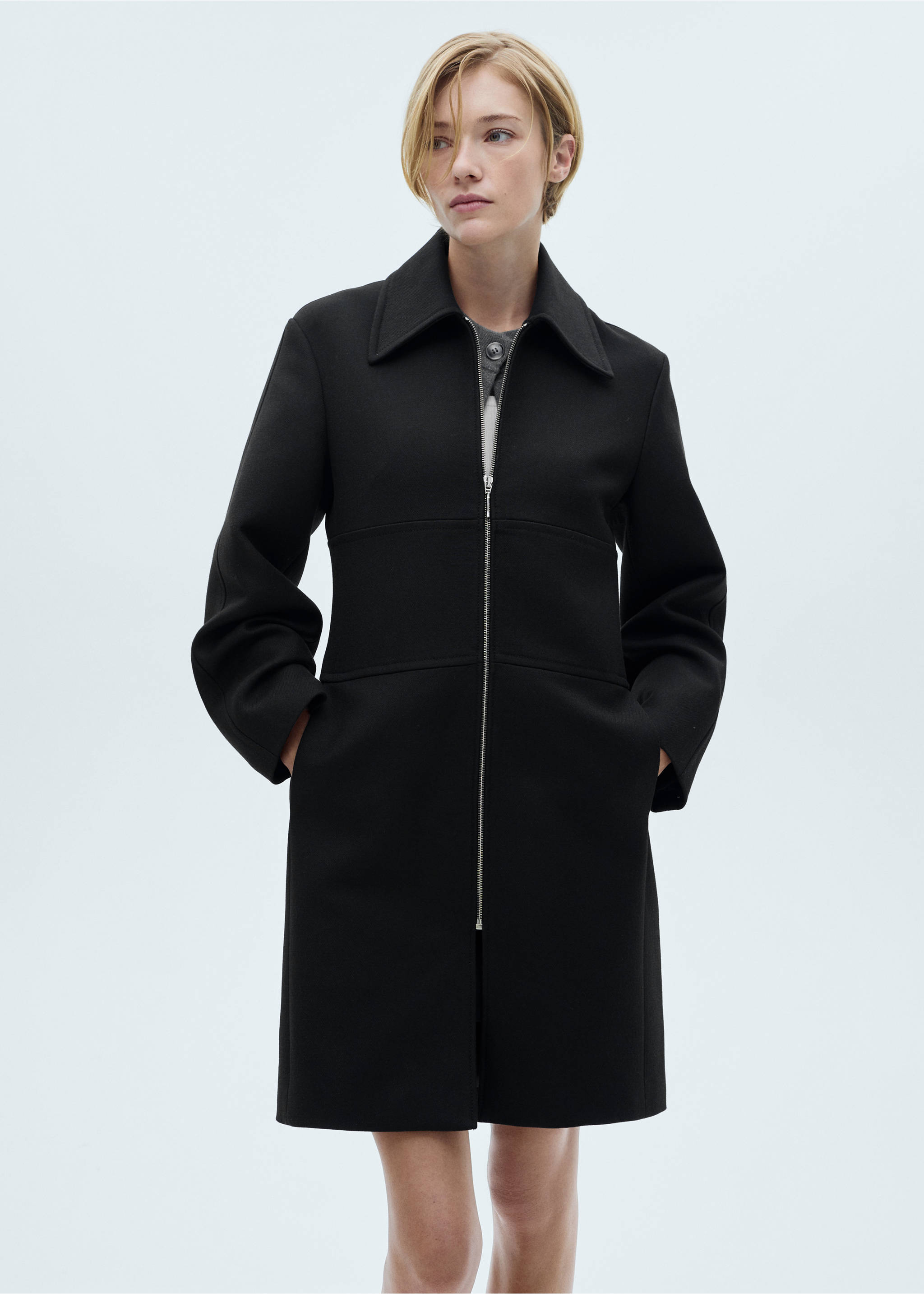 Zip straight-cut coat - Medium plane, Black. Ref: 77055648-00.