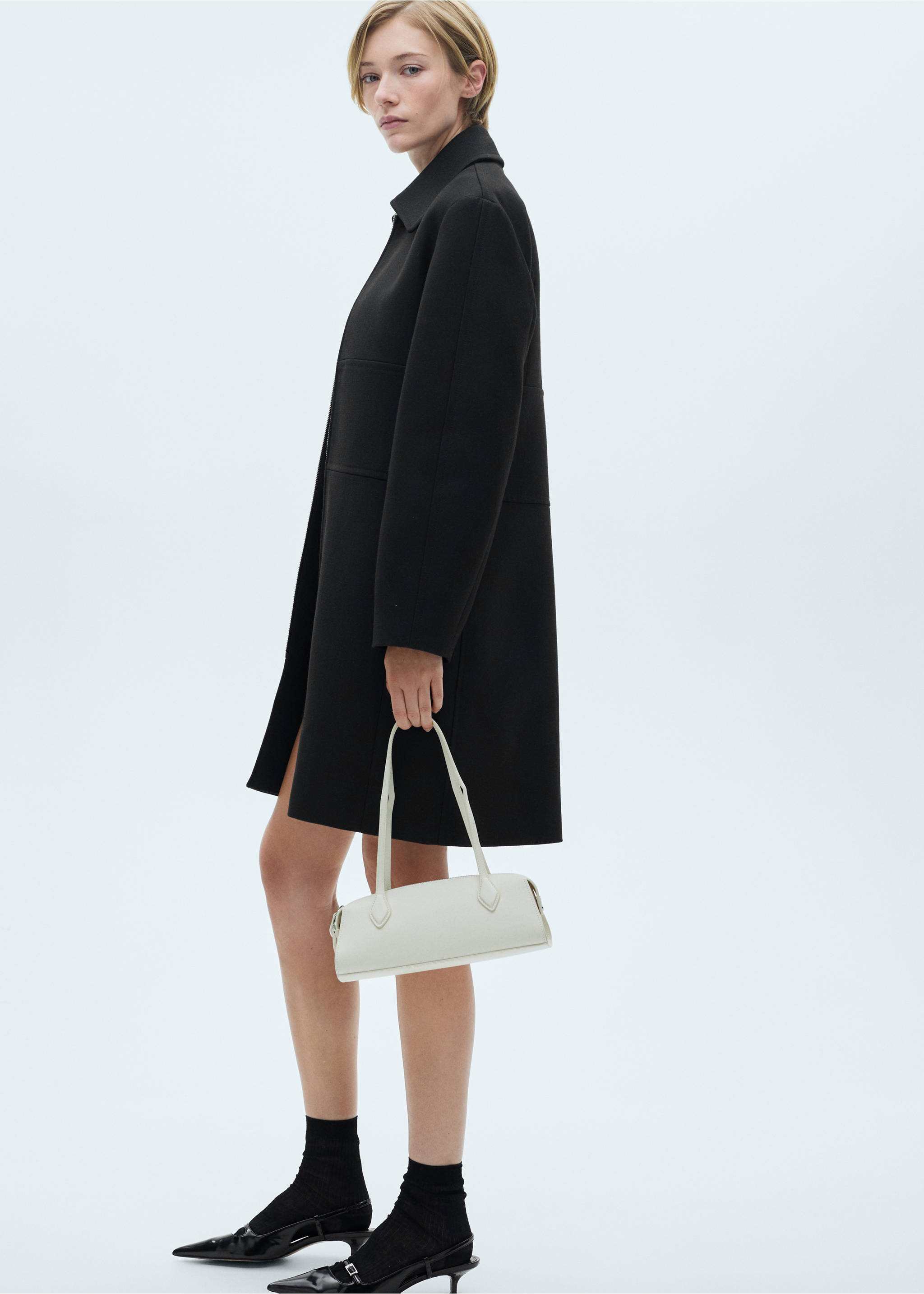 Zip straight-cut coat - Details of the article 4, Black. Ref: 77055648-00.