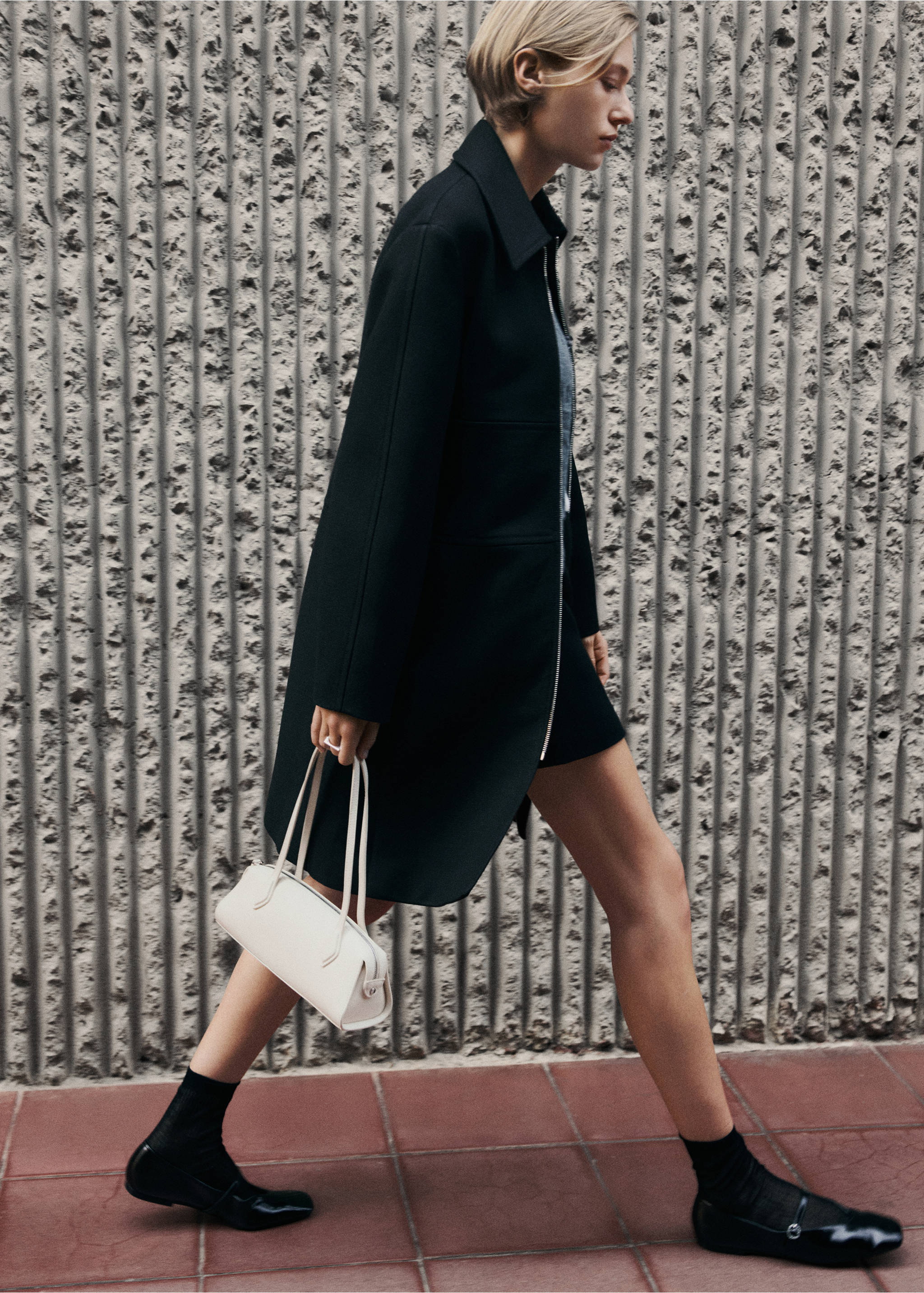 Zip straight-cut coat - Details of the article 3, Black. Ref: 77055648-00.