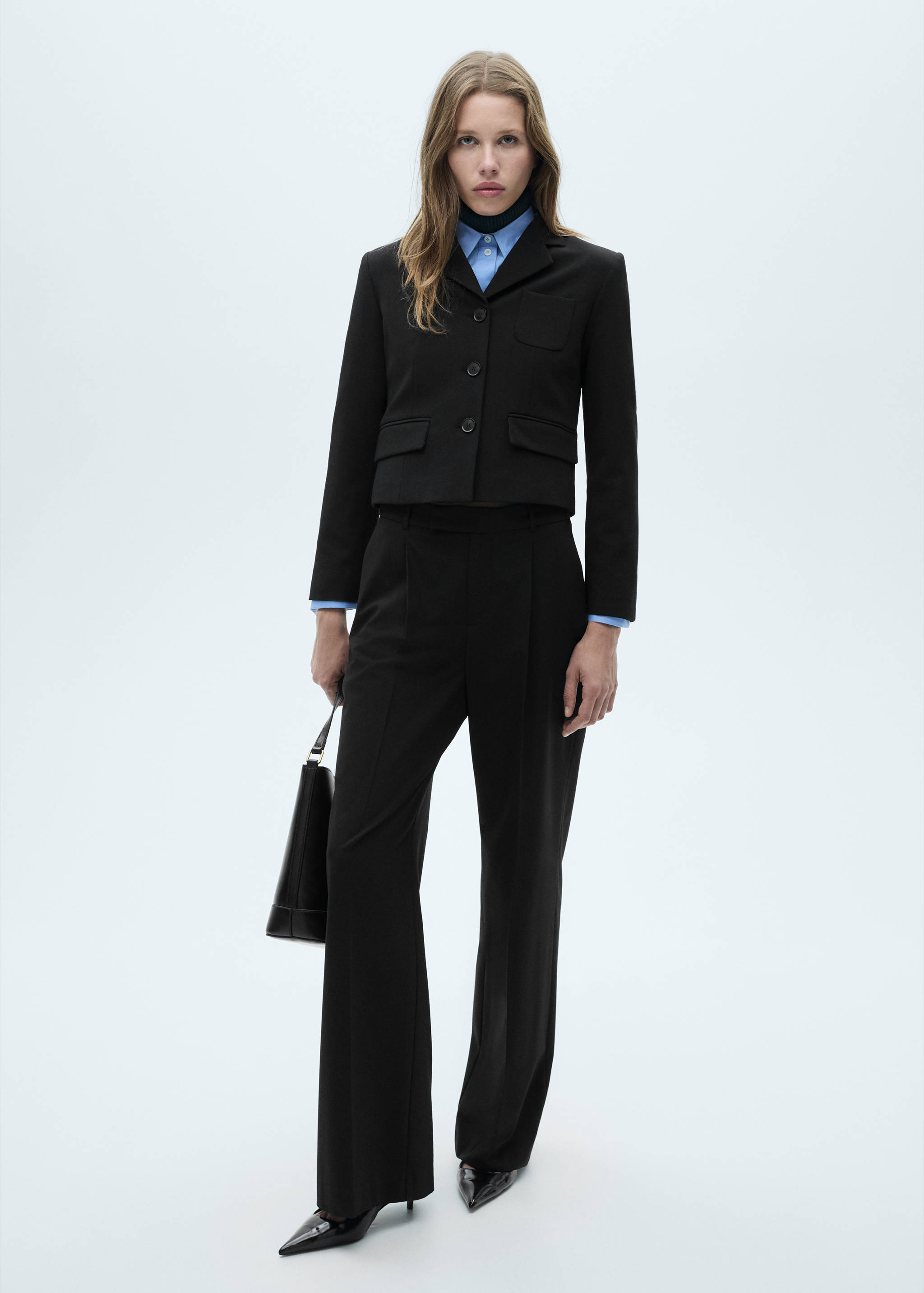 Blazer cropped com botões - Plano geral