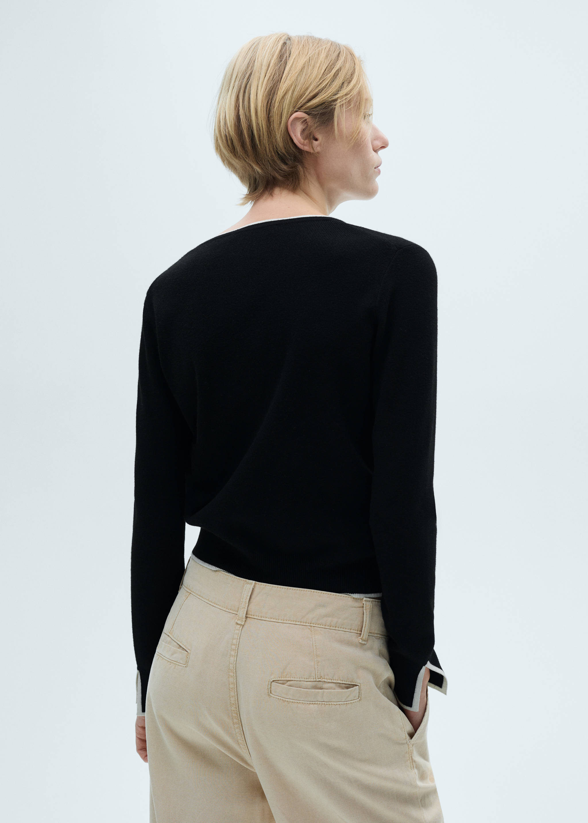 Button knit cardigan - Reverse of the article