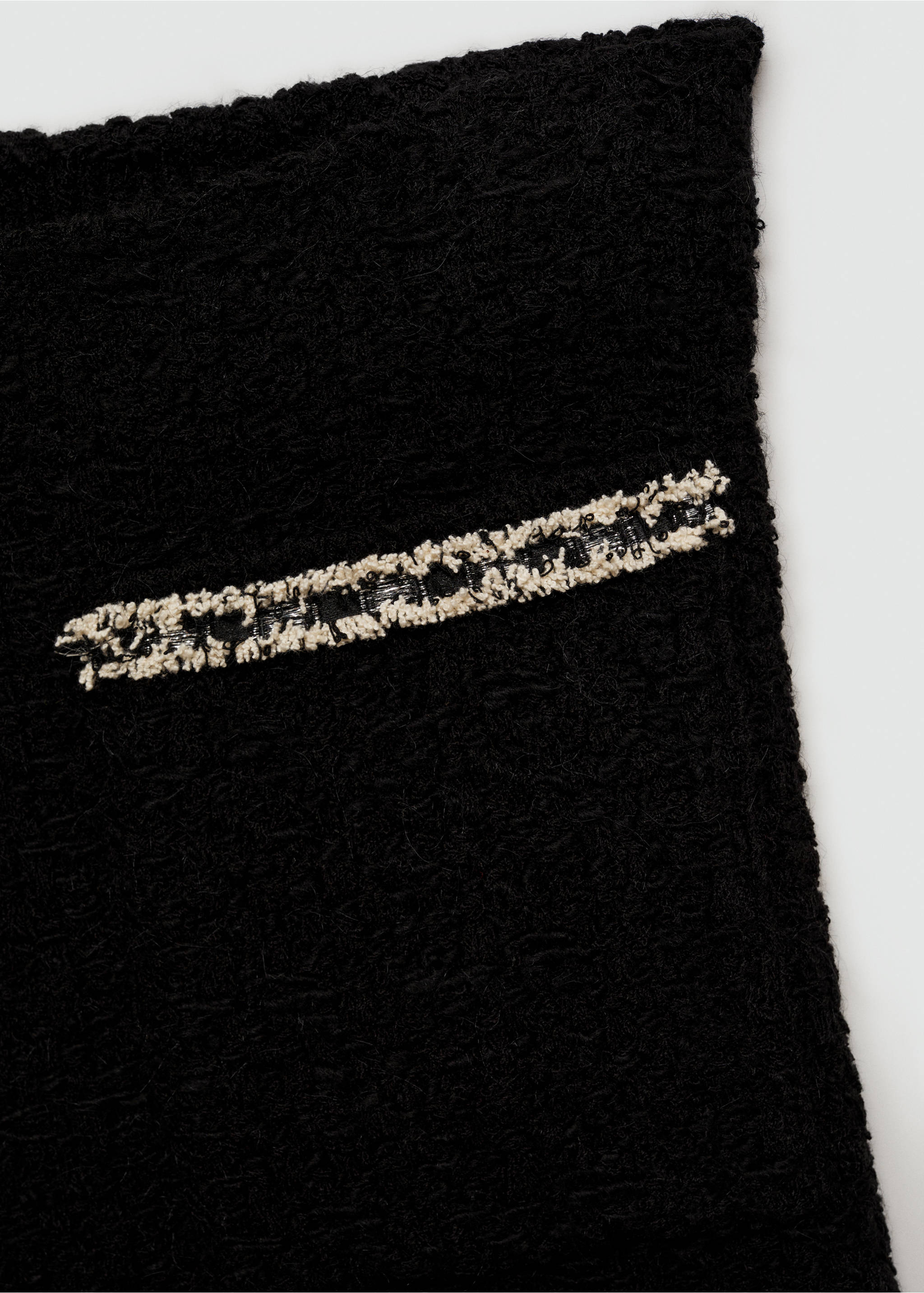 Short tweed pockets - Details of the article 8, Black. Ref: 77055667-00.