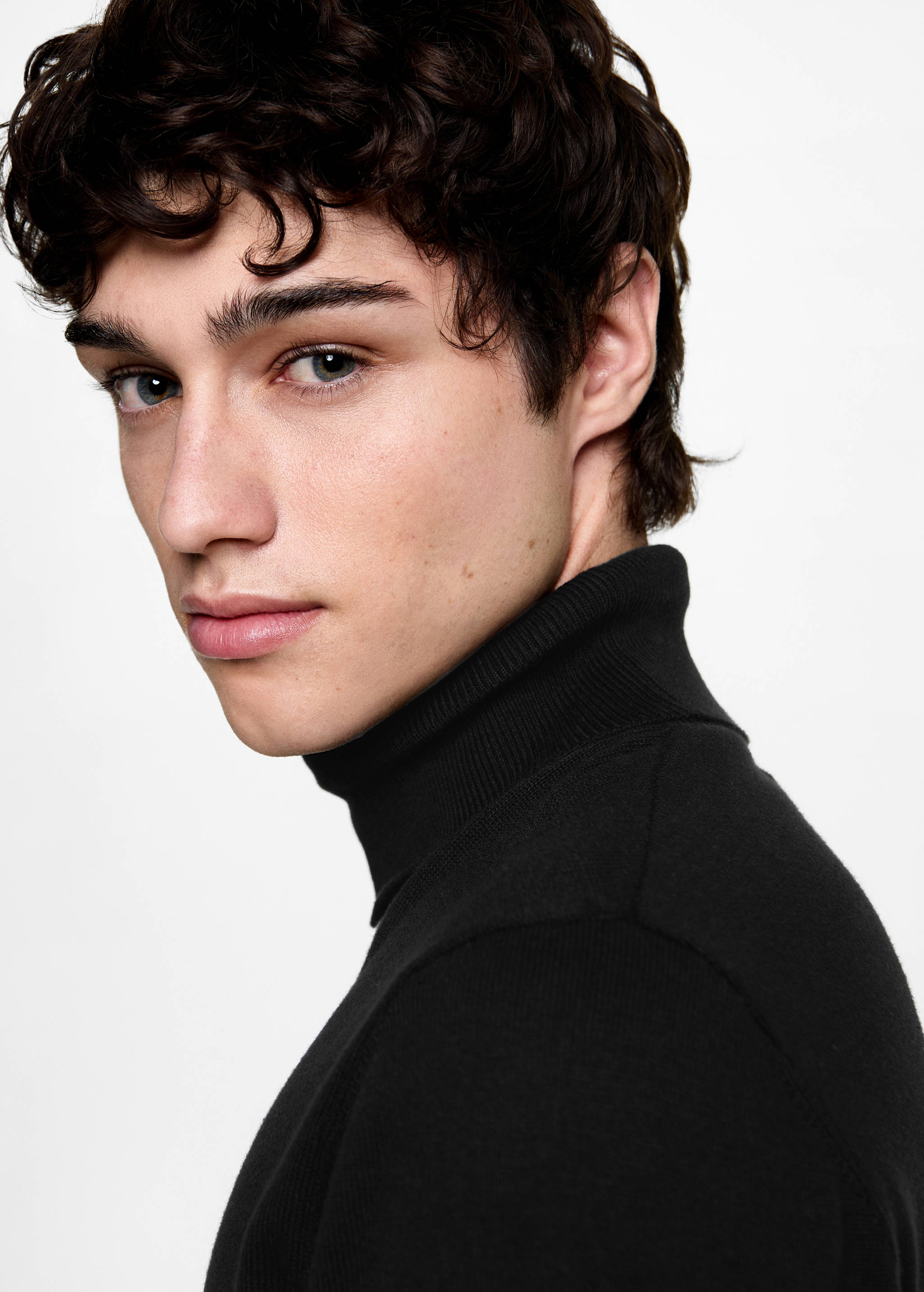 Turtleneck knit sweater - Details of the article 1