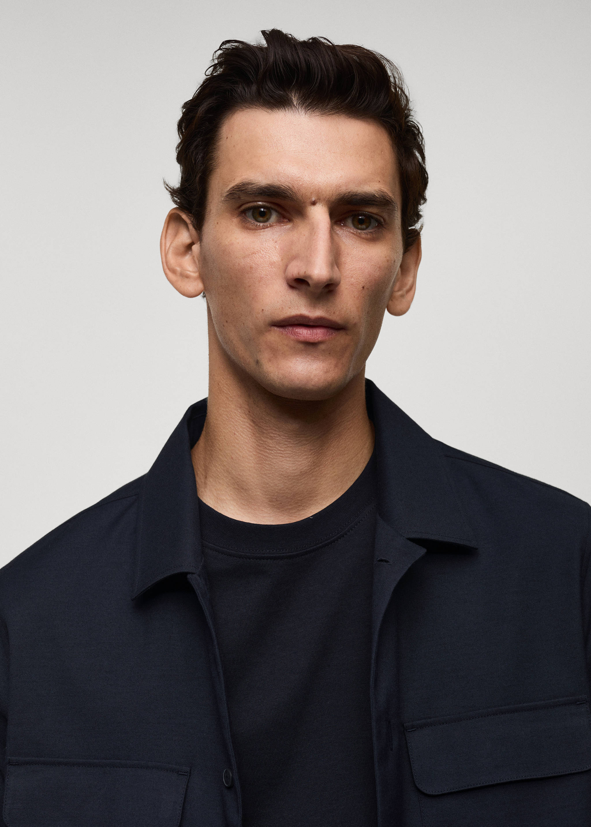 Slim-fit overshirt with pockets - Details of the article 1