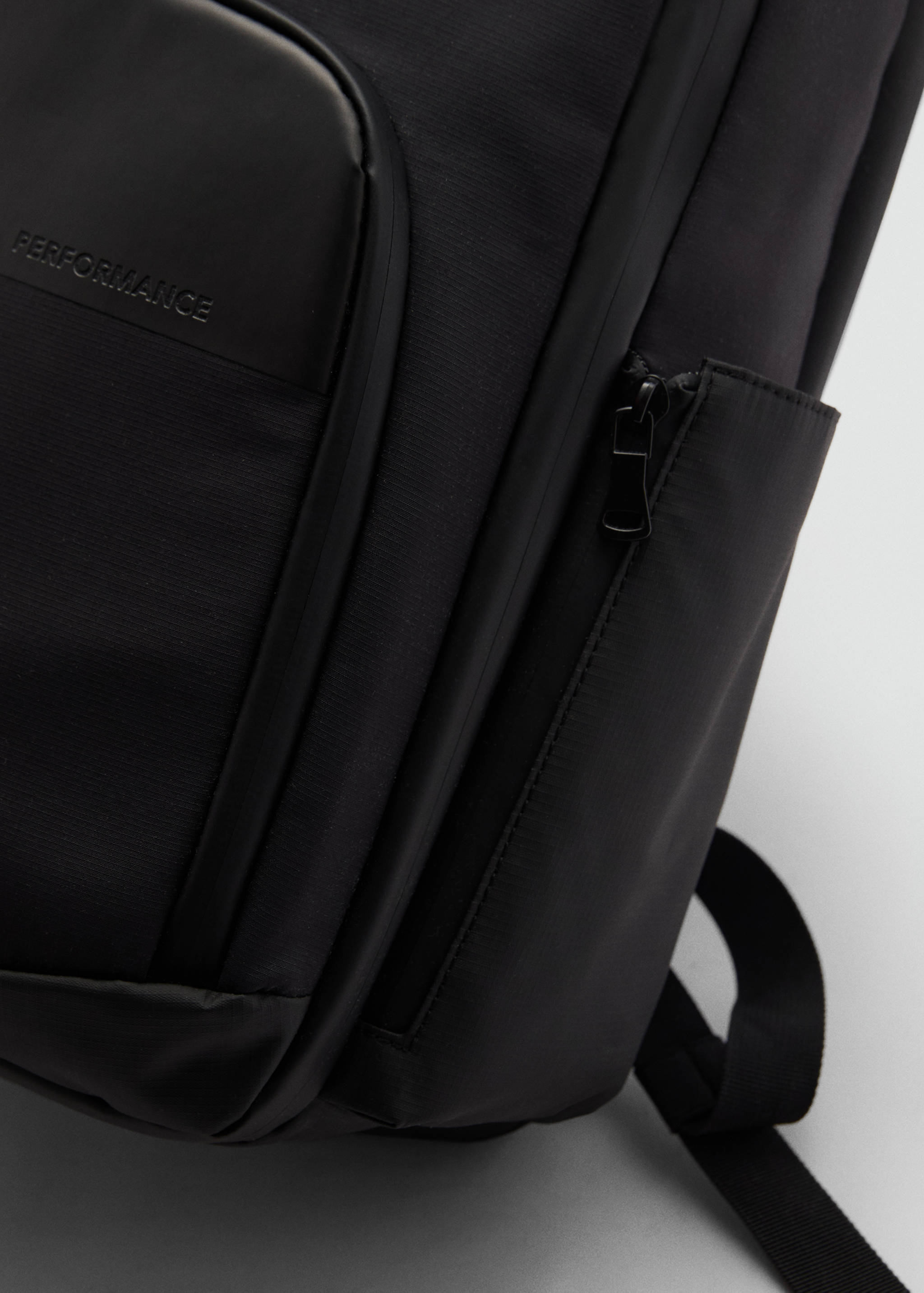 Wasserabweisender Rucksack mit USB-Anschluss - Detail des Artikels 1
