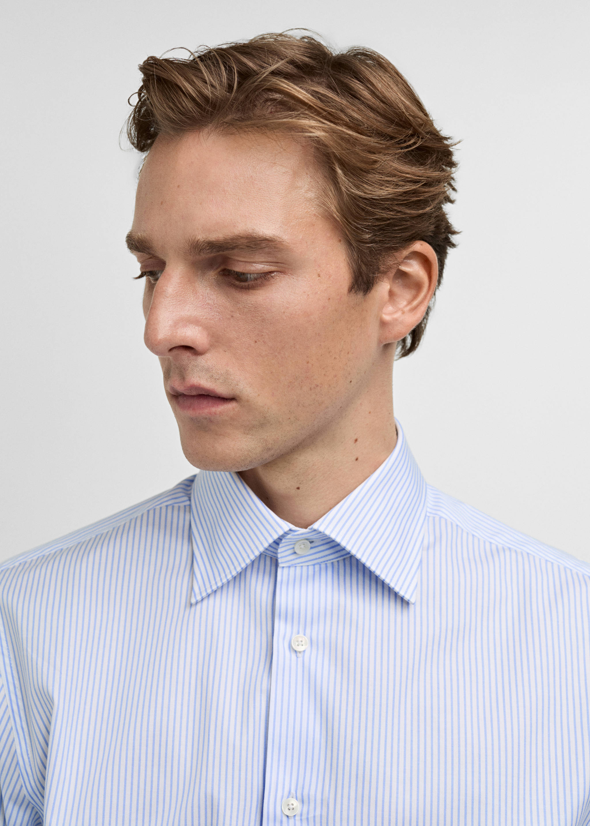 100% cotton slim-fit striped shirt - Details of the article 1