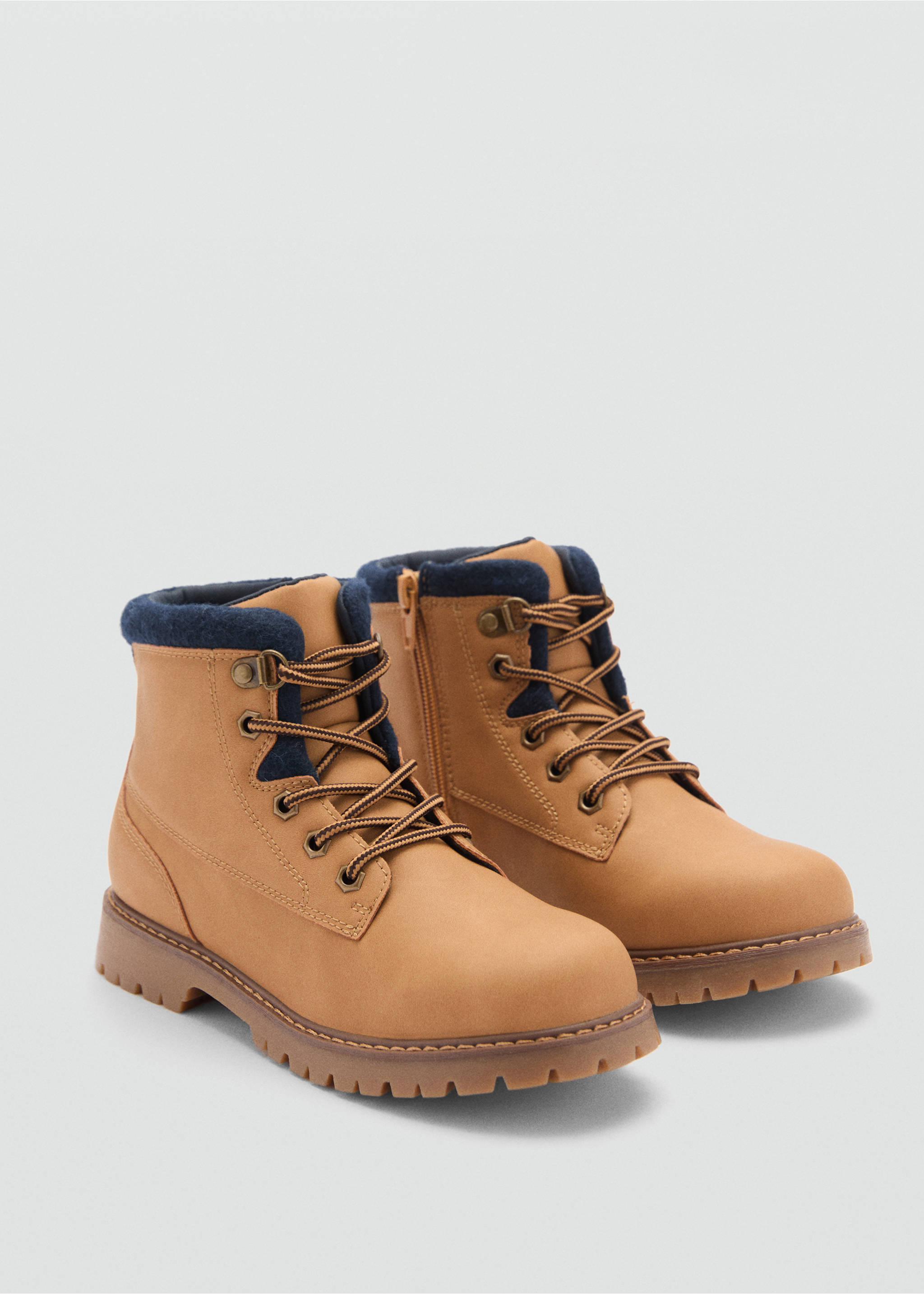 Lace-up mountain boots - Medium plane, Medium Brown. Ref: 77056336-00.