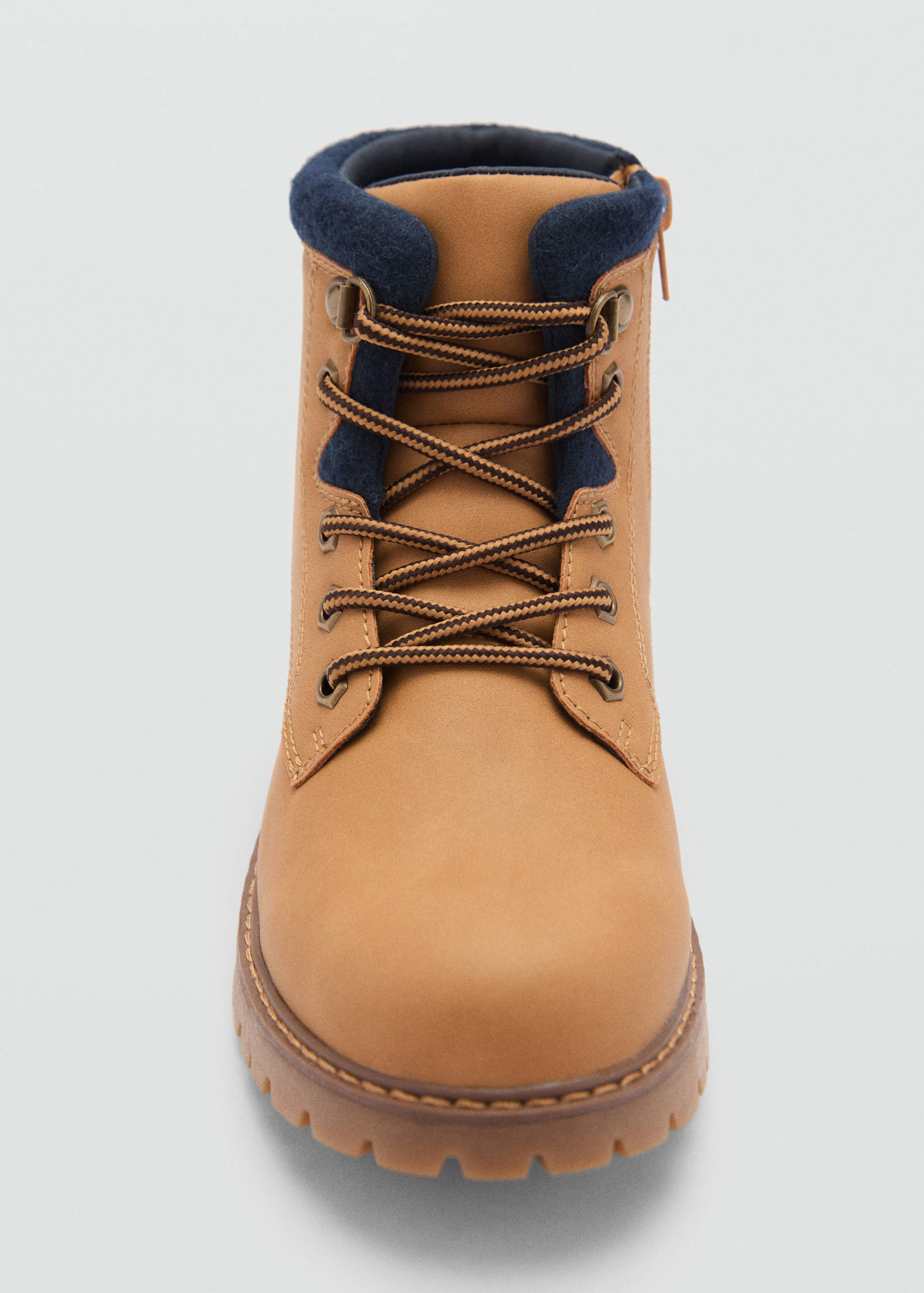 Lace-up mountain boots - Details of the article 2