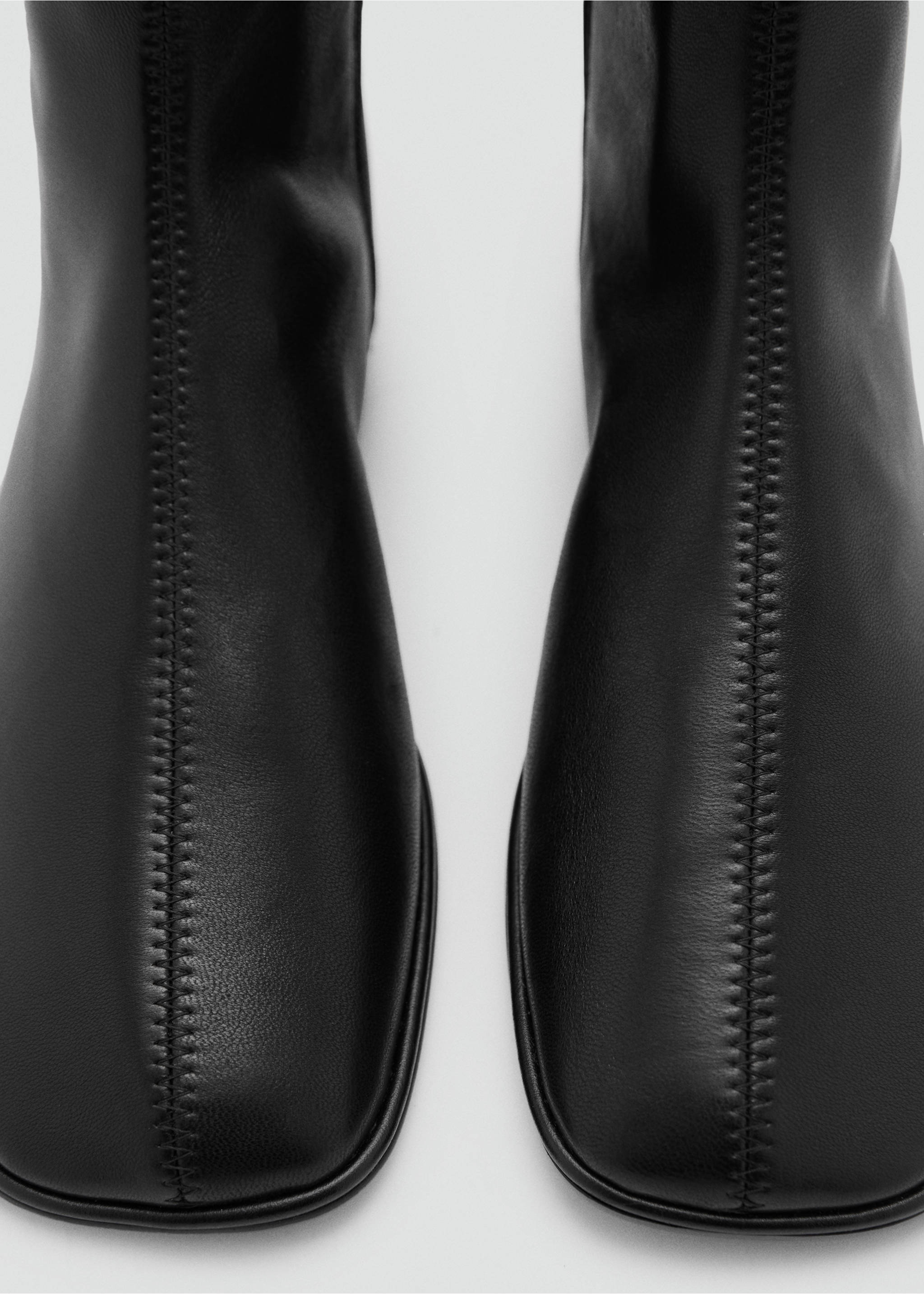 Flat leather ankle boots - Details of the article 2, Black. Ref: 77056346-00.