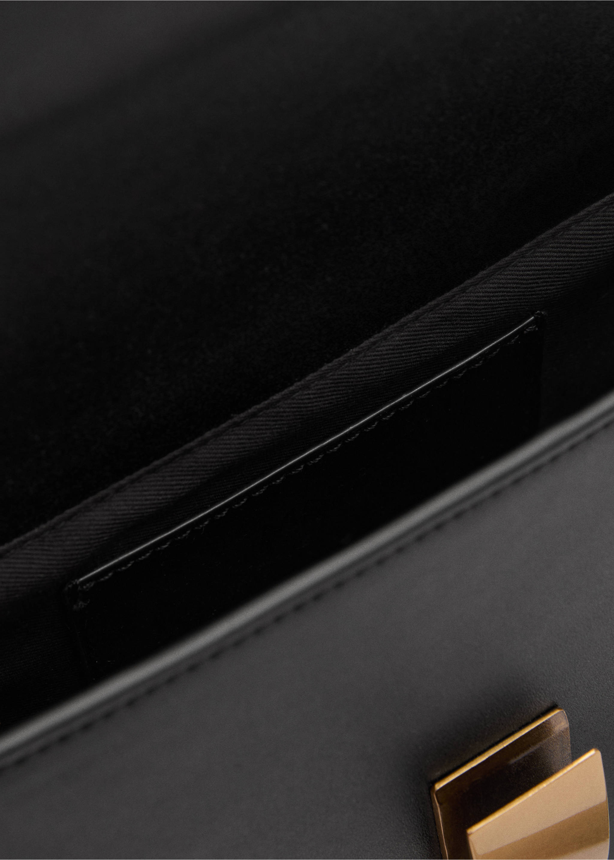 Bolso bandolera cierre metálico - Detalle del artículo 3, Negro. Ref: 77056720-00.