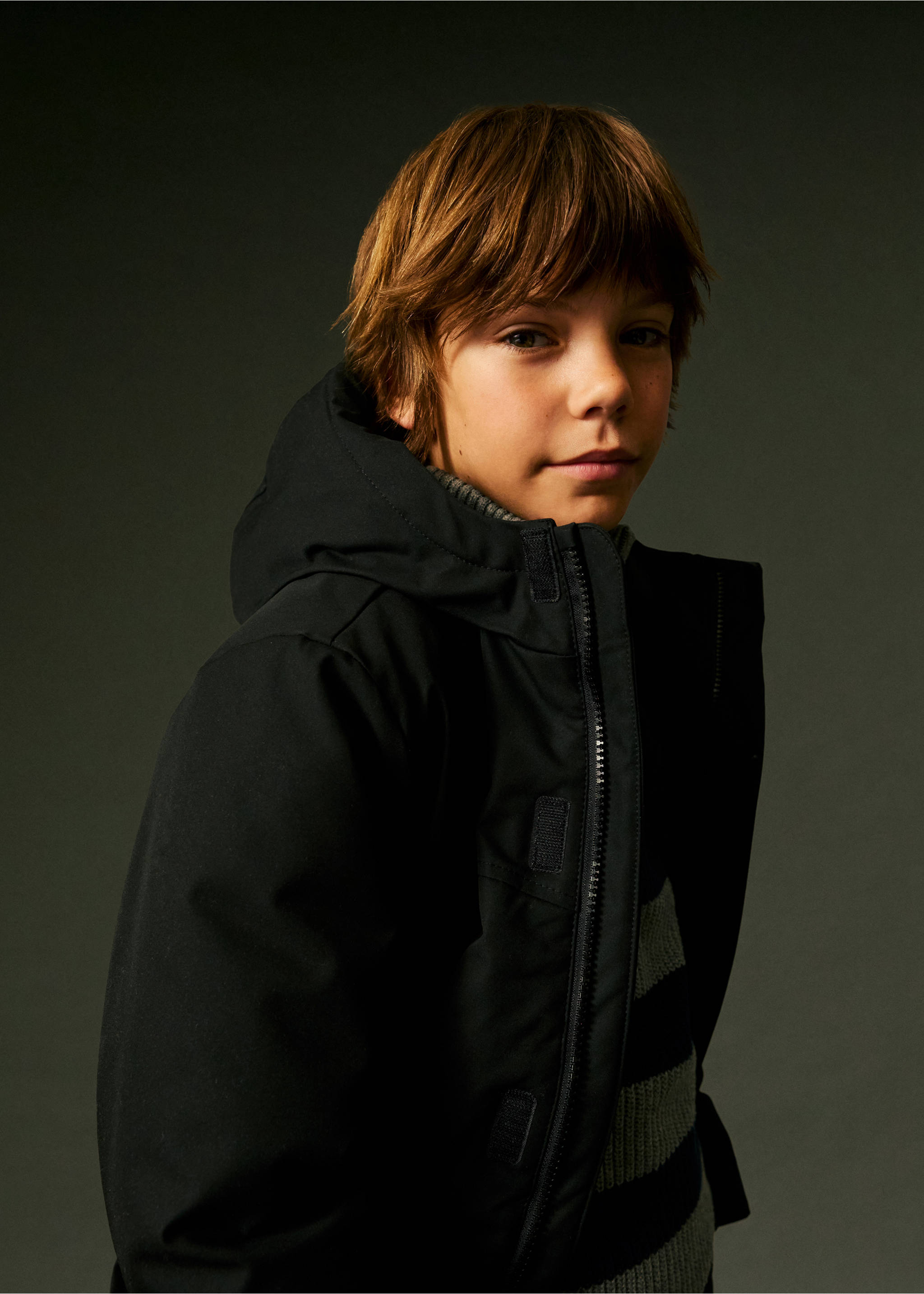 Water-repellent hood puffer coat - Details of the article 5, Black. Ref: 77056729-00.