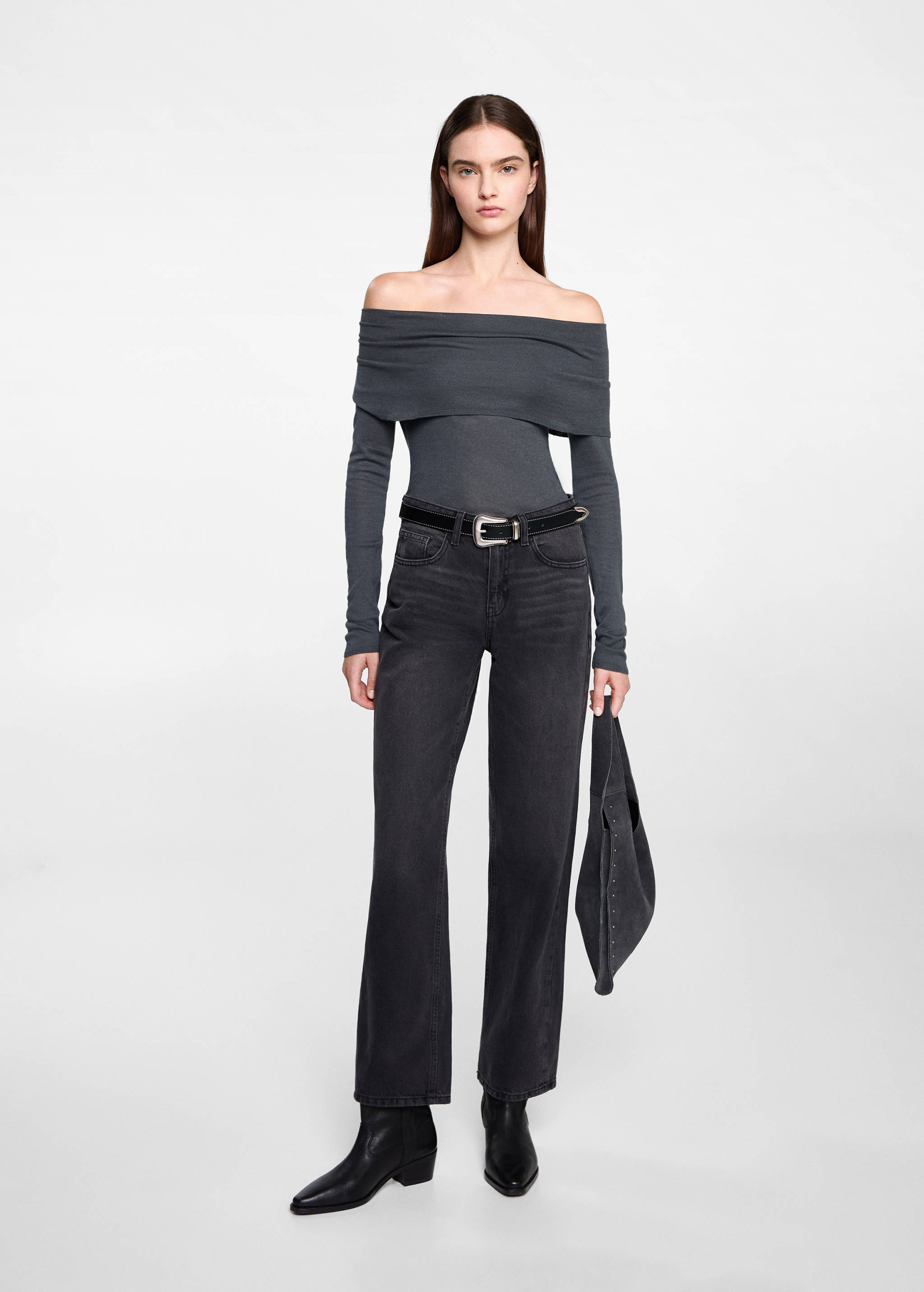 Off shoulders sweater - General plane