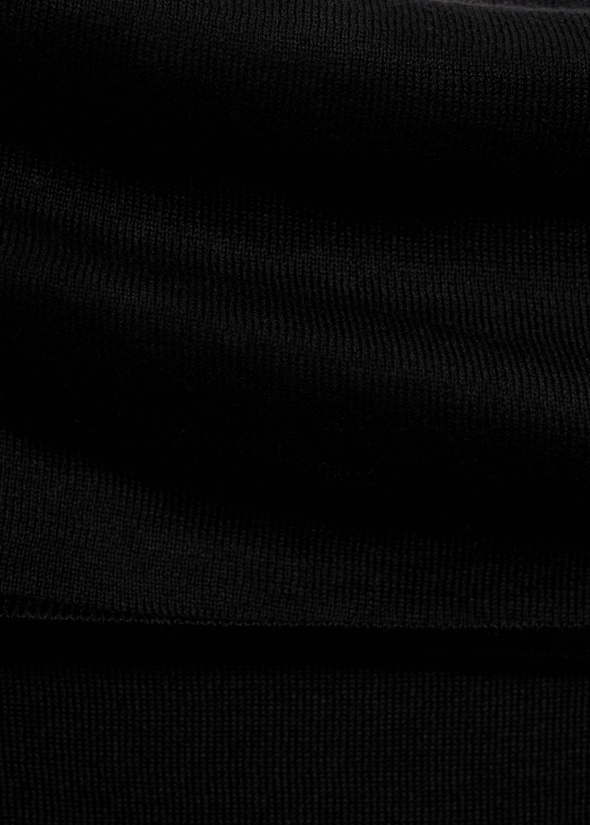 Camisola com ombros de fora - Pormenor do artigo 8