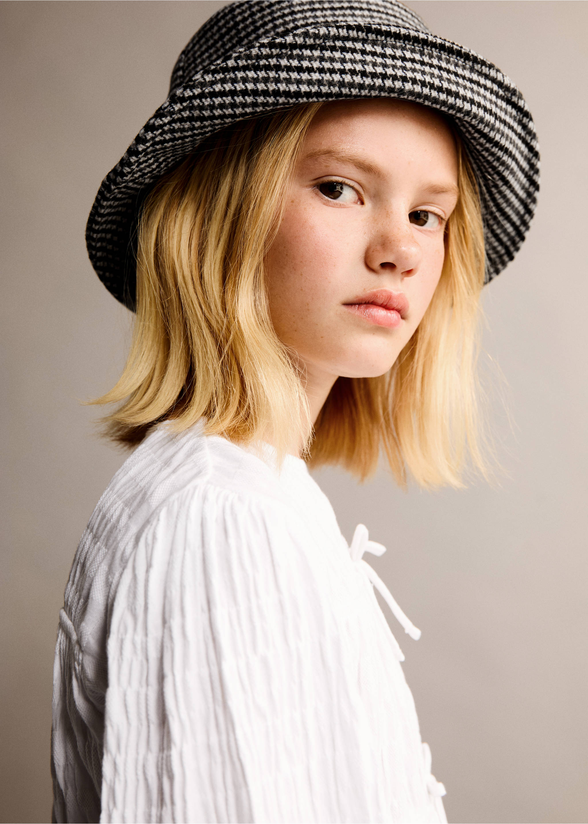 Fischerhut mit Hahnentrittmuster - Allgemeine Ansicht, Grau. Ref: 77056742-00.