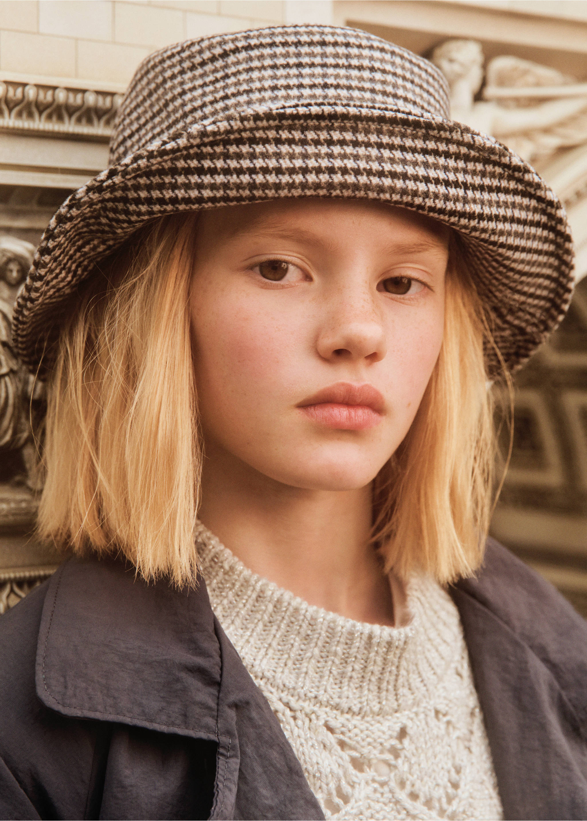 Fischerhut mit Hahnentrittmuster - Detail des Artikels 5, Grau. Ref: 77056742-00.