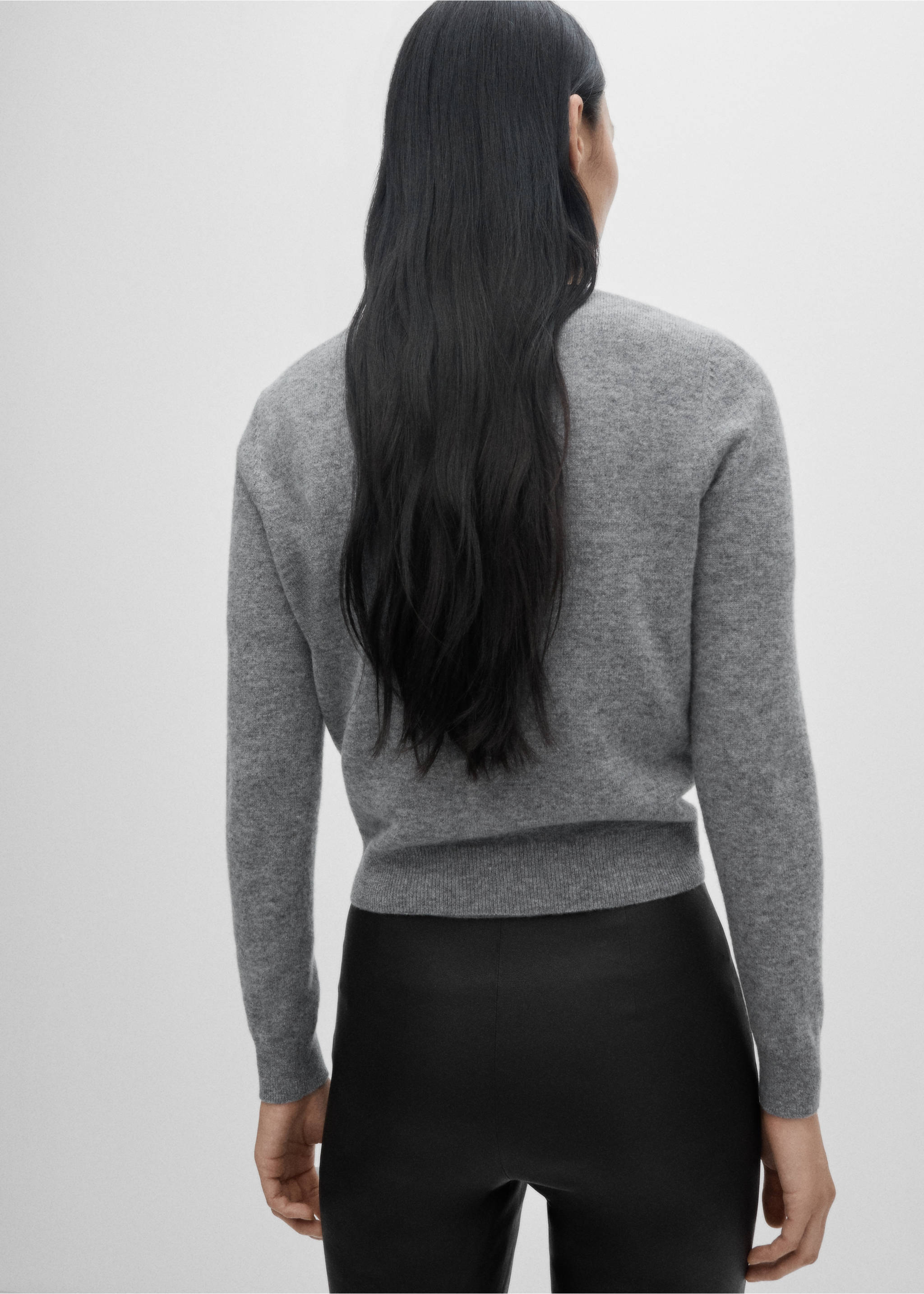 Gyapjúkardigán dekoratív varrással - A cikk hátulja, Közepes szürke. Ref: 77056743-00.