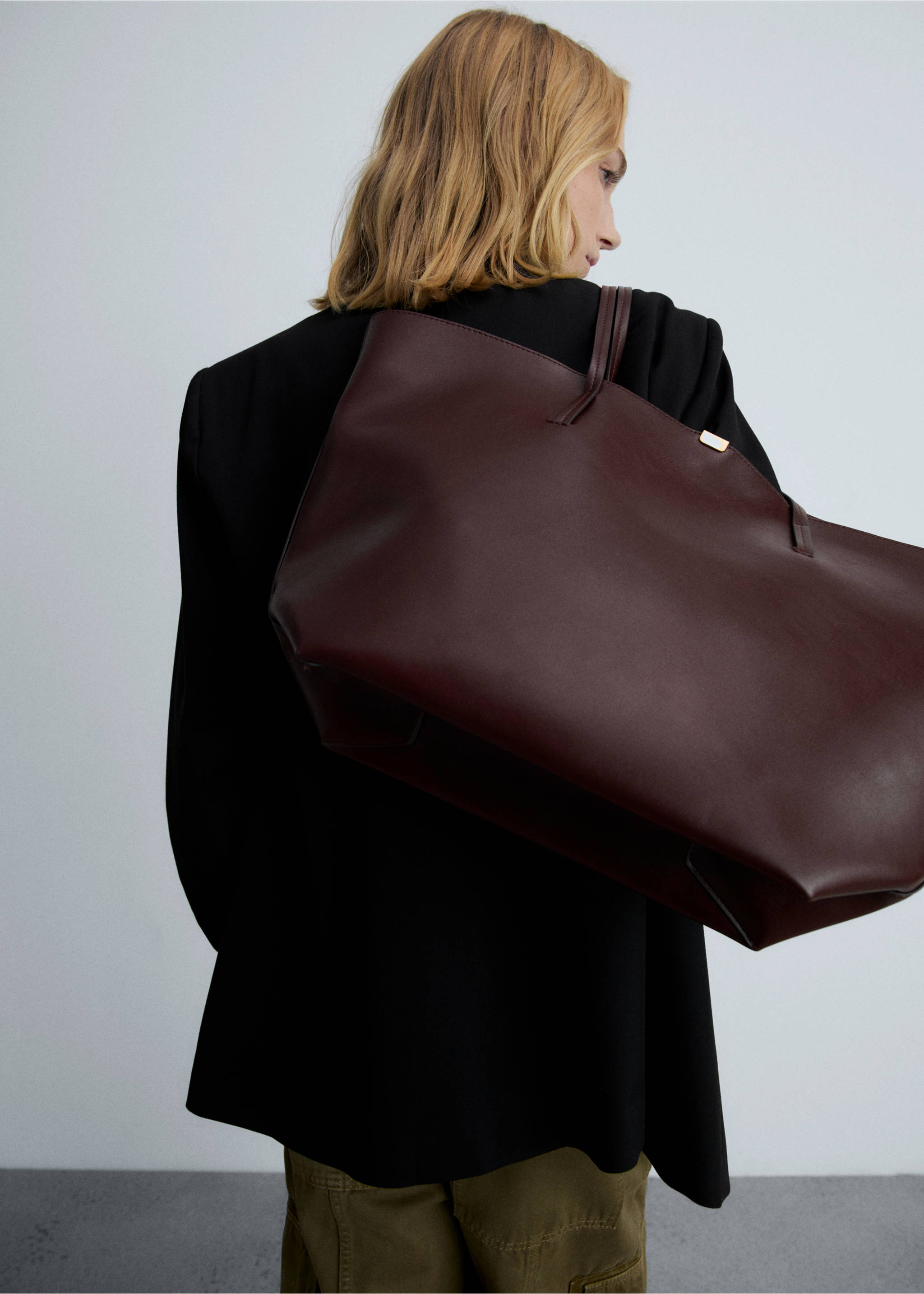 Shopper bag with metallic detail - Details of the article 9, Brown. Ref: 77056746-00.