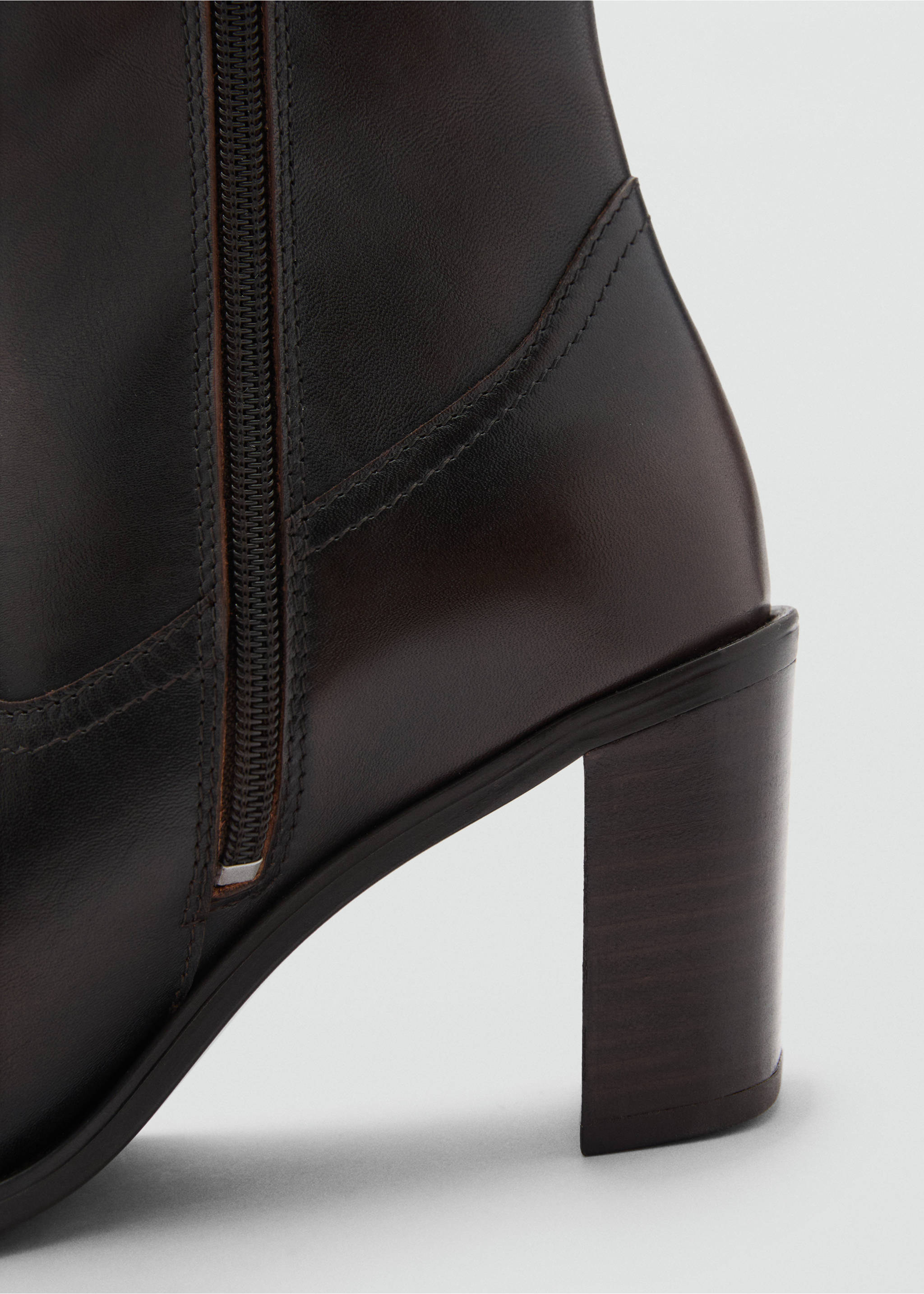 Leather ankle boots with block heel - Details of the article 2, Brown. Ref: 77056758-00.