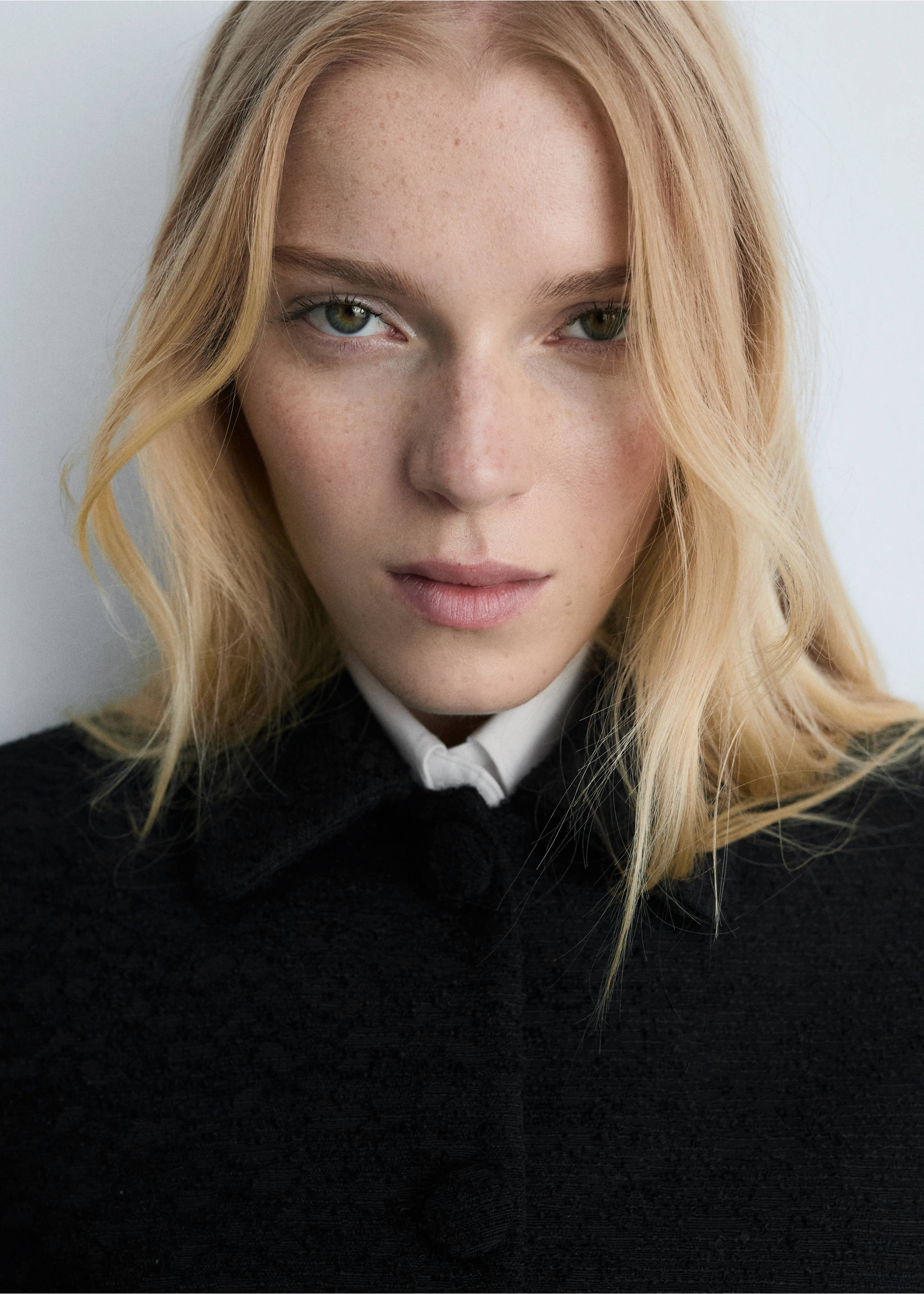 Crop tweed jacket - Details of the article 1, Black. Ref: 77056761-00.