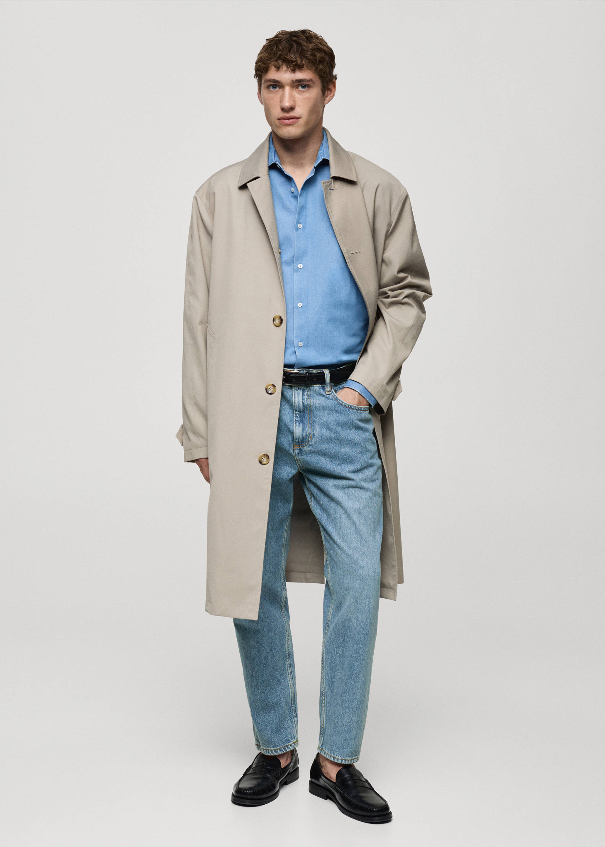 Tapered-fit jeans in light wash - General plane, Medium Blue. Ref: 77056765-00.