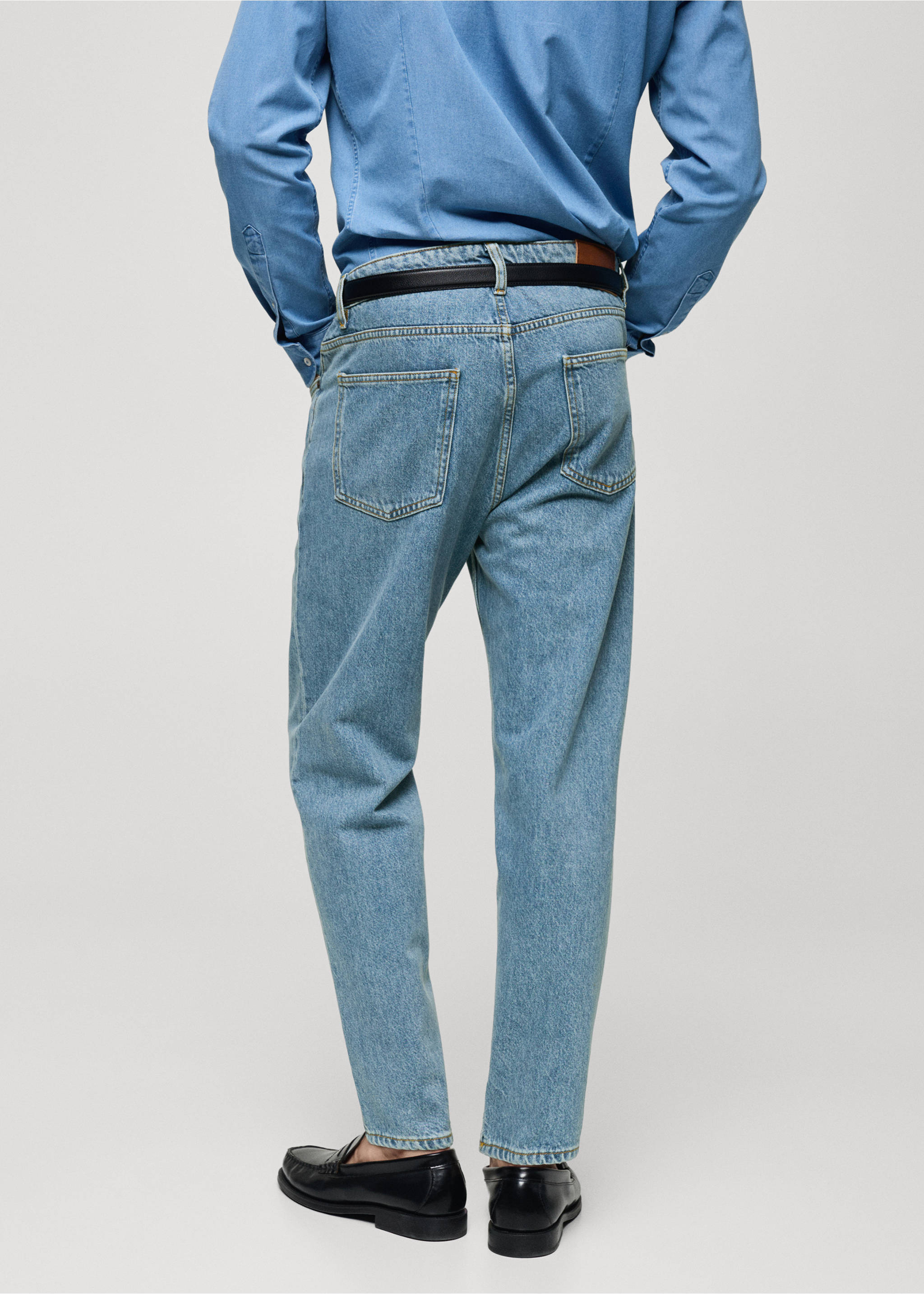 Tapered-fit jeans in light wash - Reverse of the article, Medium Blue. Ref: 77056765-00.