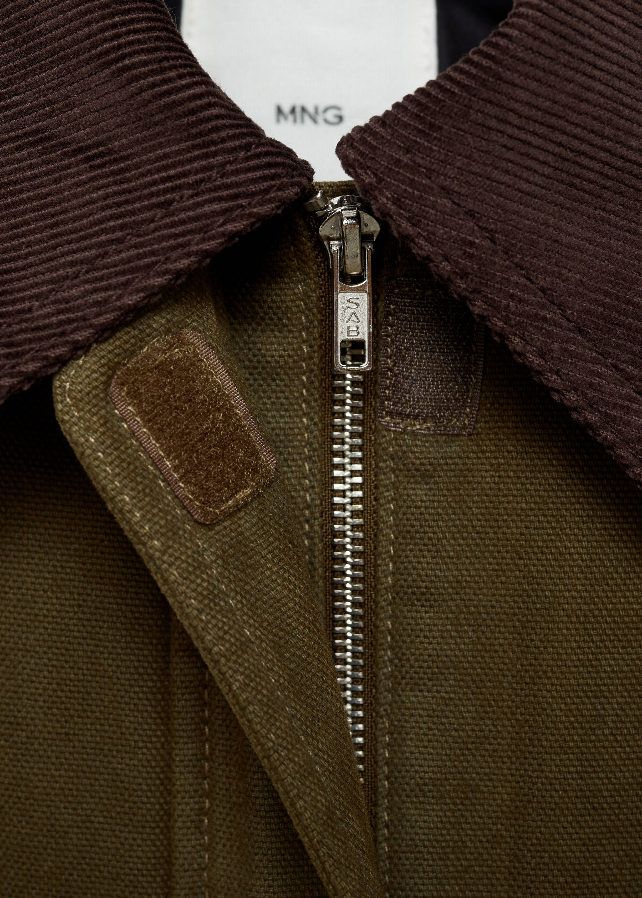 Denim parka with contrasting collar - Details of the article 8