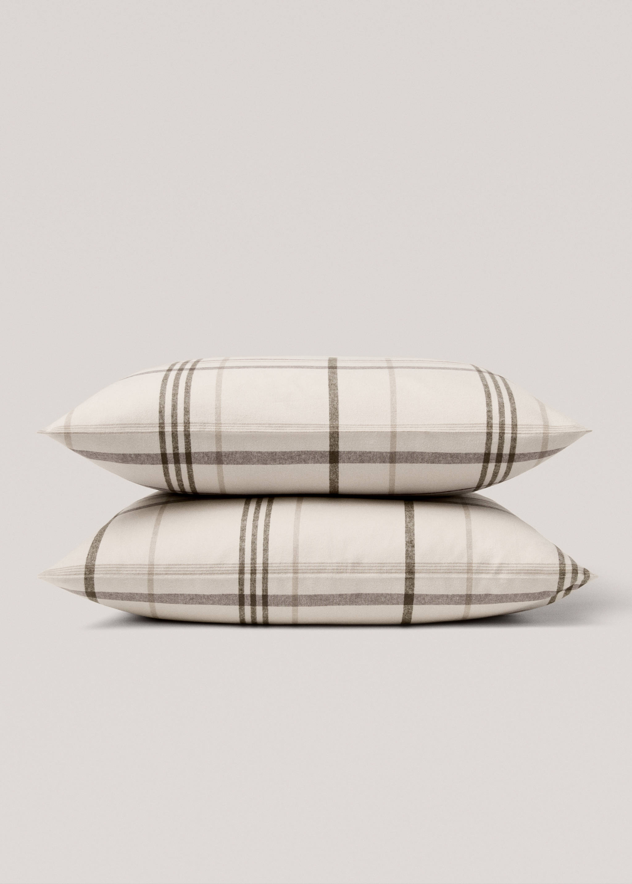 Funda almohada cuadros franela 60x60cm - Details of the article 1