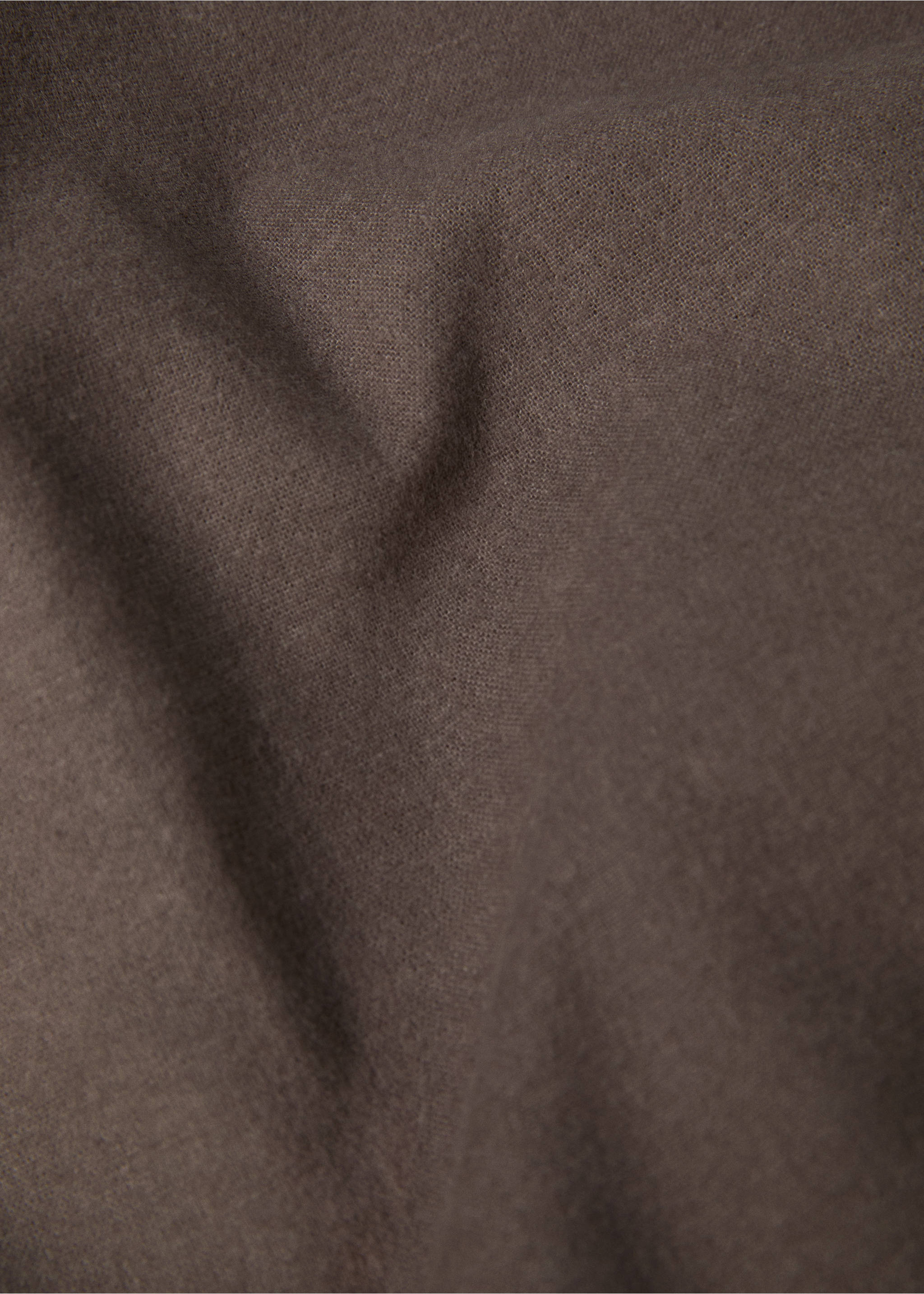 Plain flannel fitted sheet 150cm - Details of the article 1, Chocolate. Ref: 77057655-00.