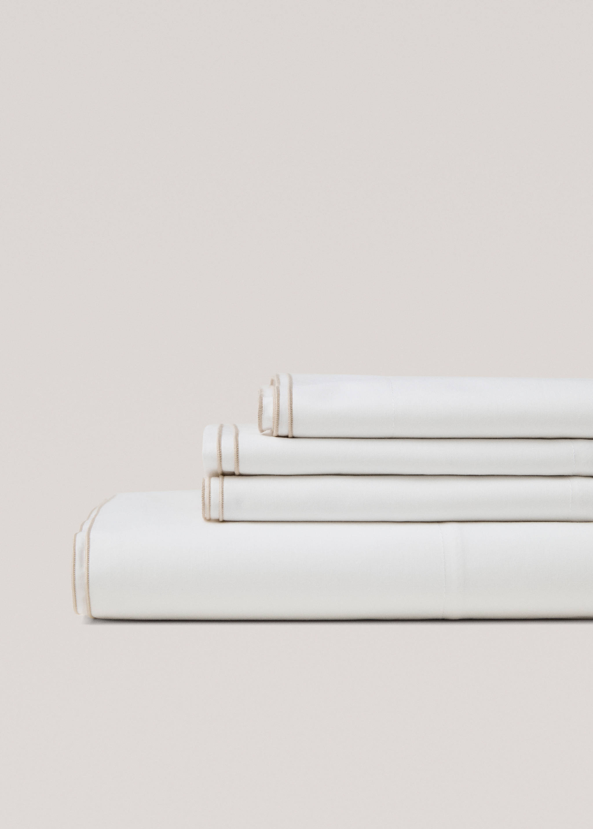 Double-embroidered flat sheet for queen bed - Medium plane