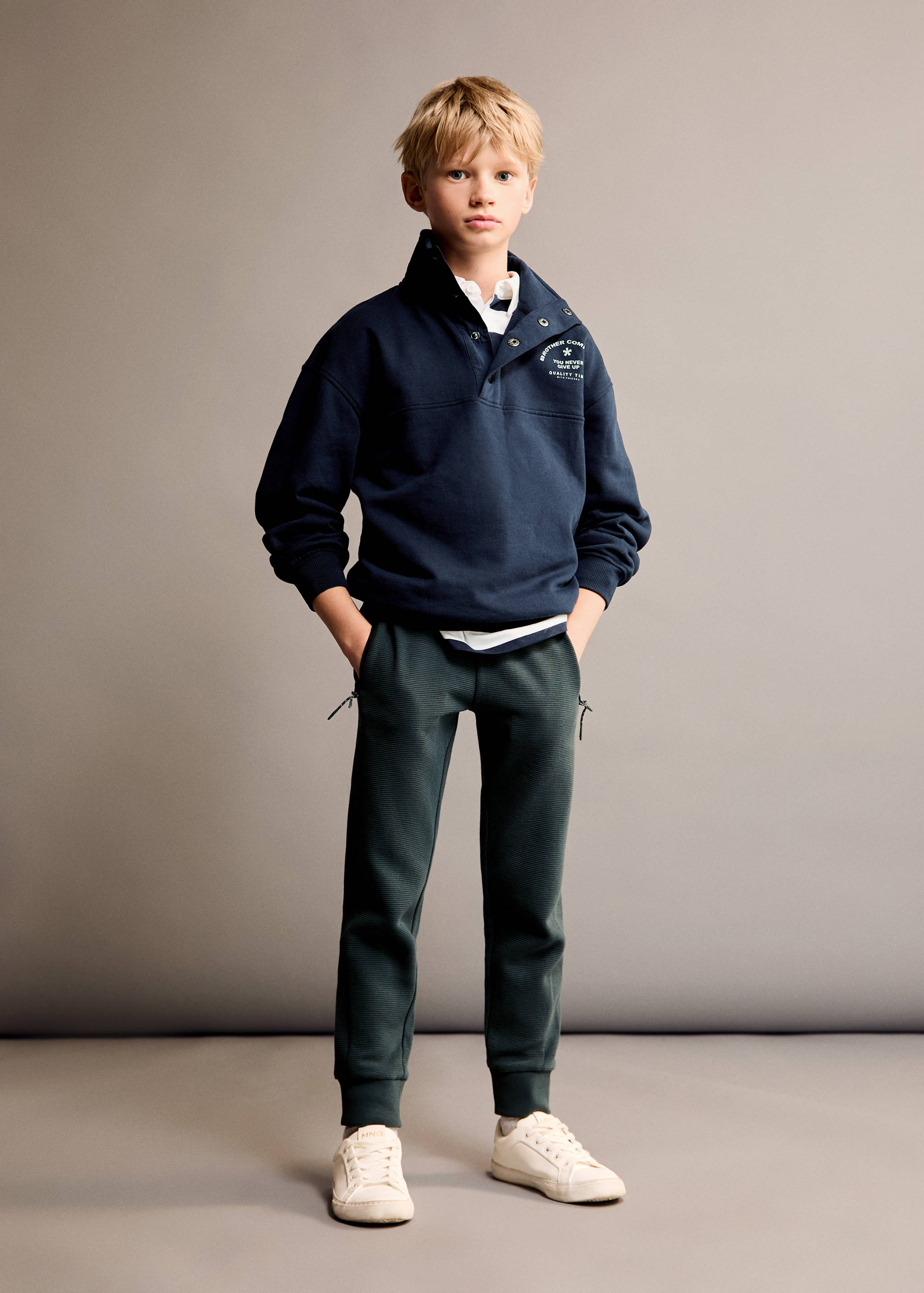 Joggers with zip pockets - General plane