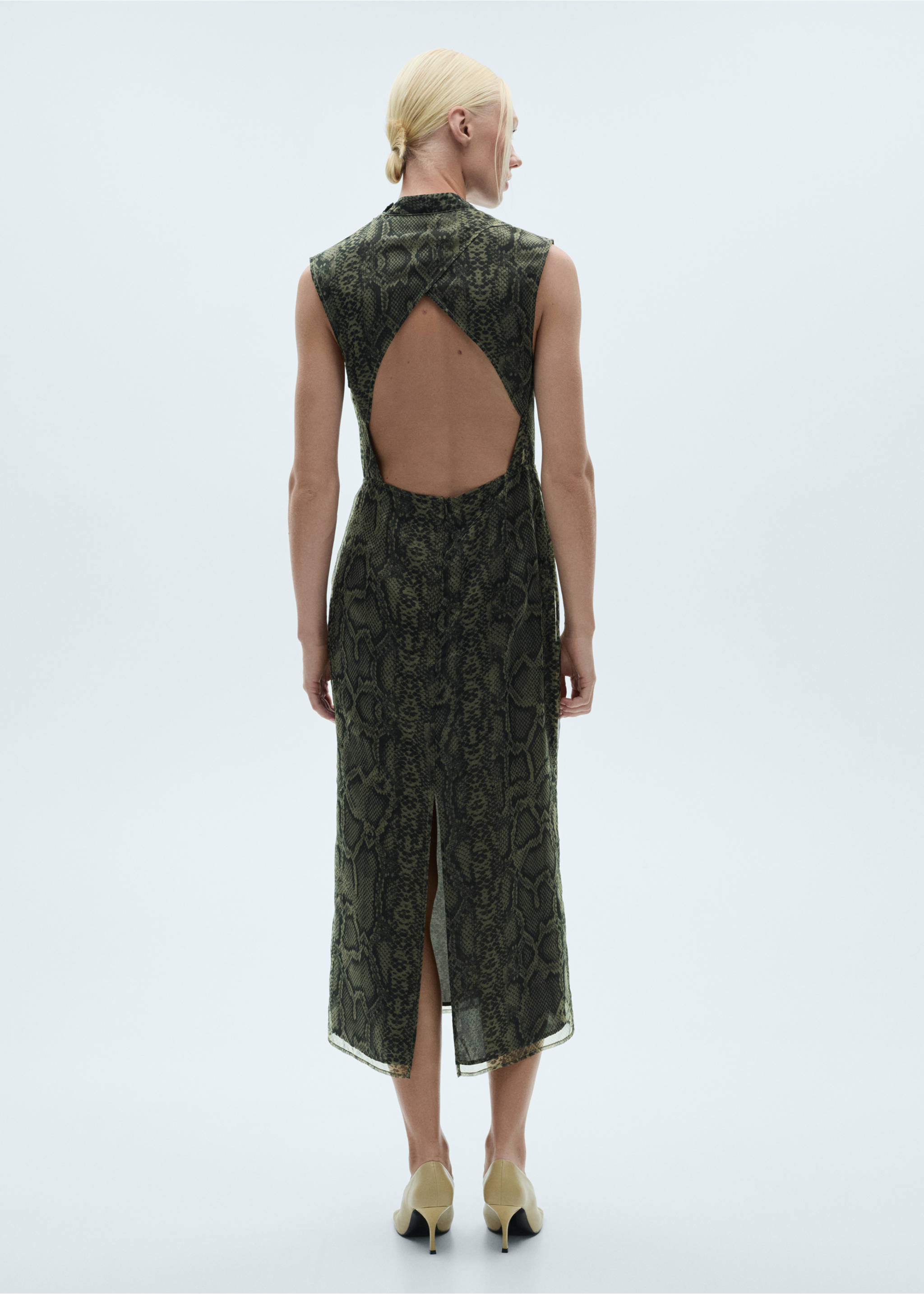 Organzové šaty s odhalenými zády - Zadní strana zboží, Béžová. Ref: 77057682-00.