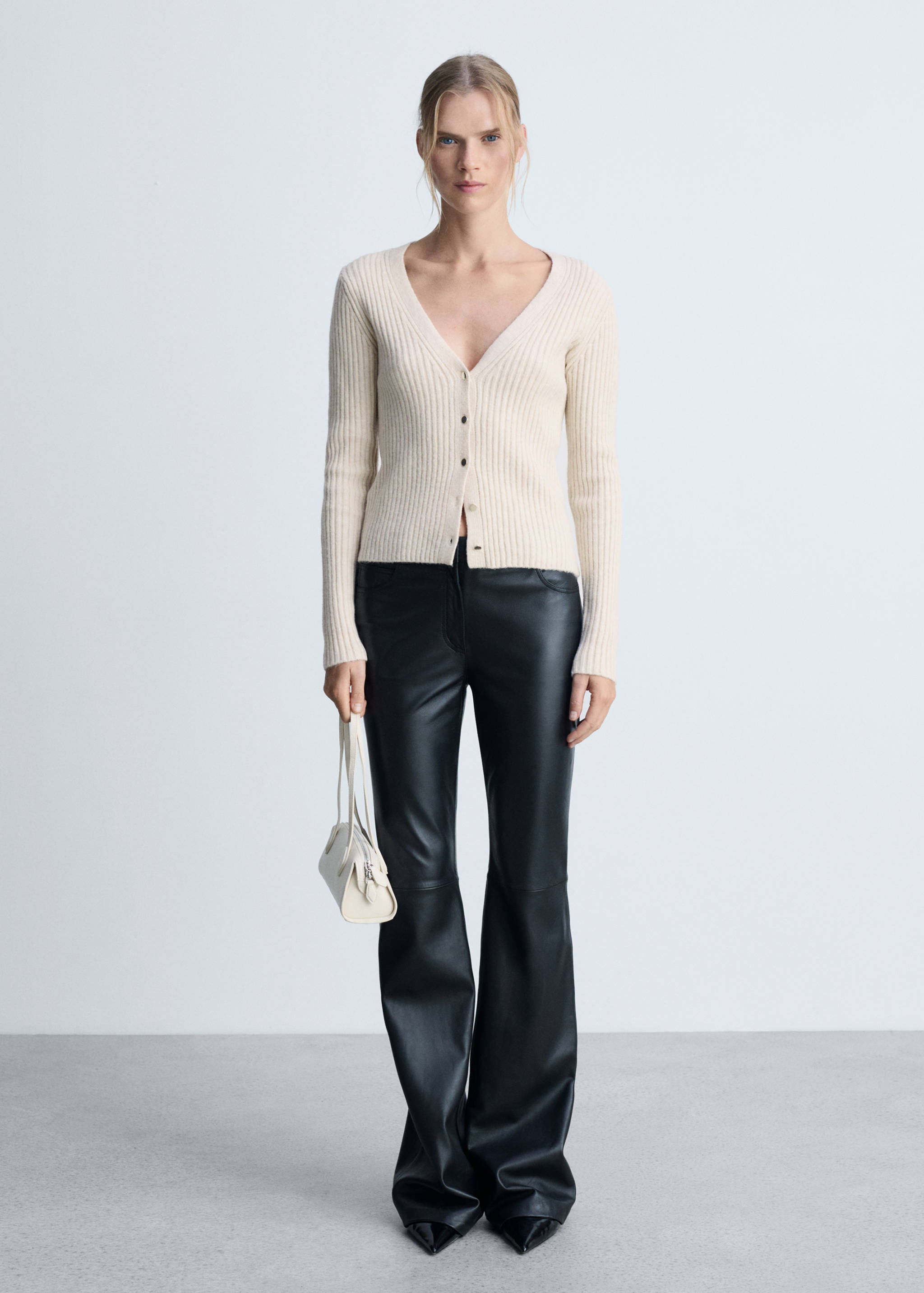 Knitted cardigan with metallic buttons - General plane