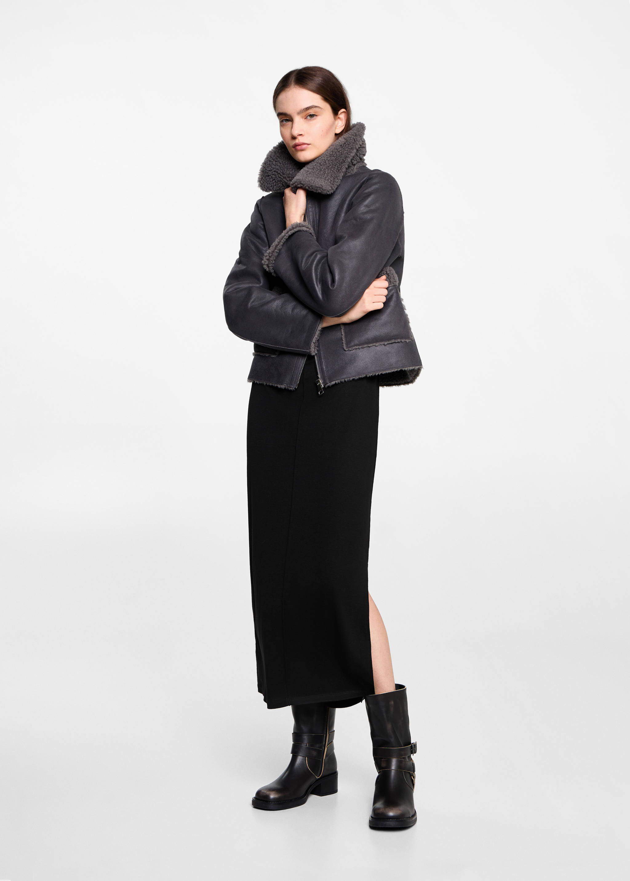 Vestido manga larga abertura - Plano general