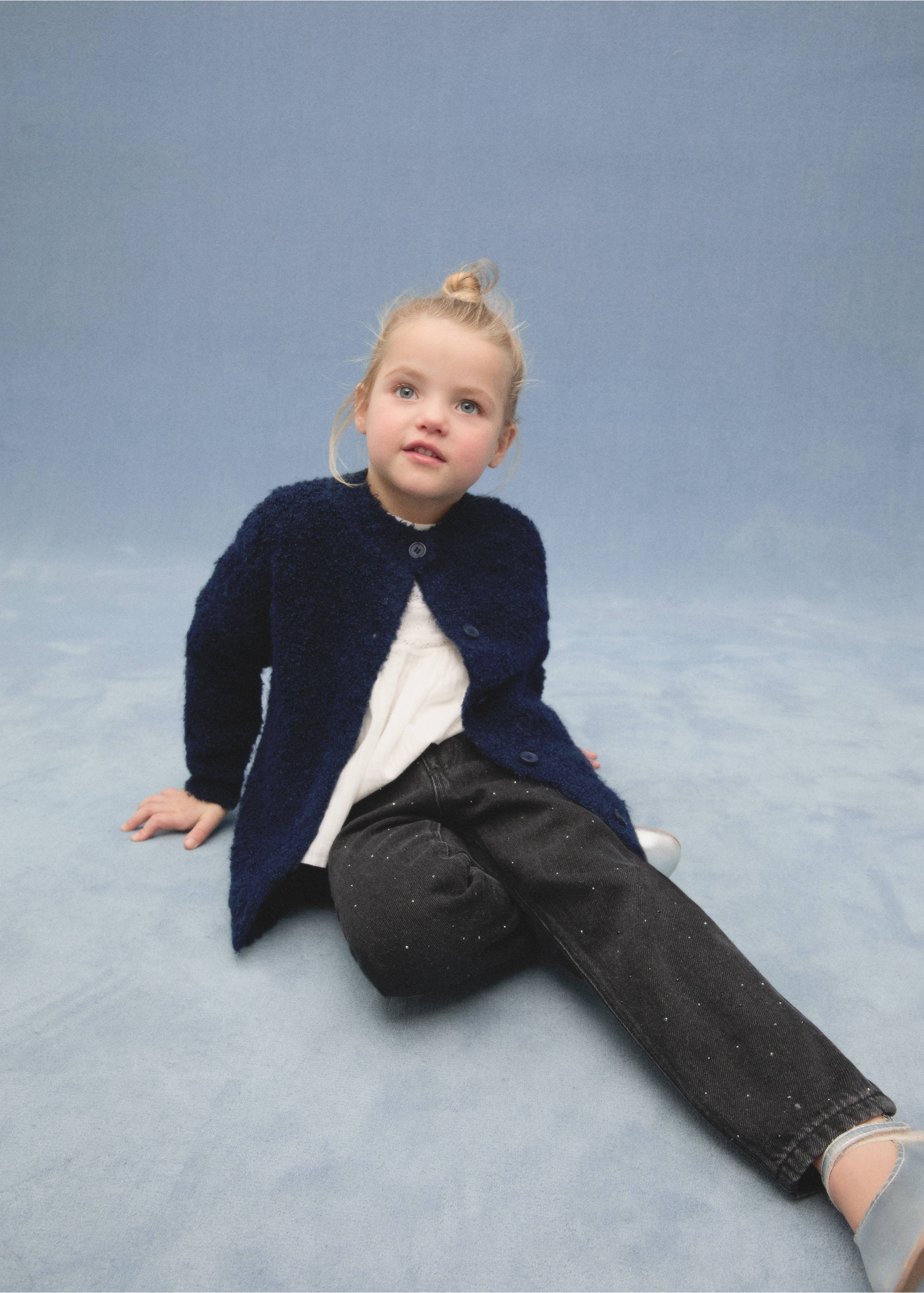 Bouclé-knit cardigan - Details of the article 6, Dark Navy. Ref: 77057690-00.