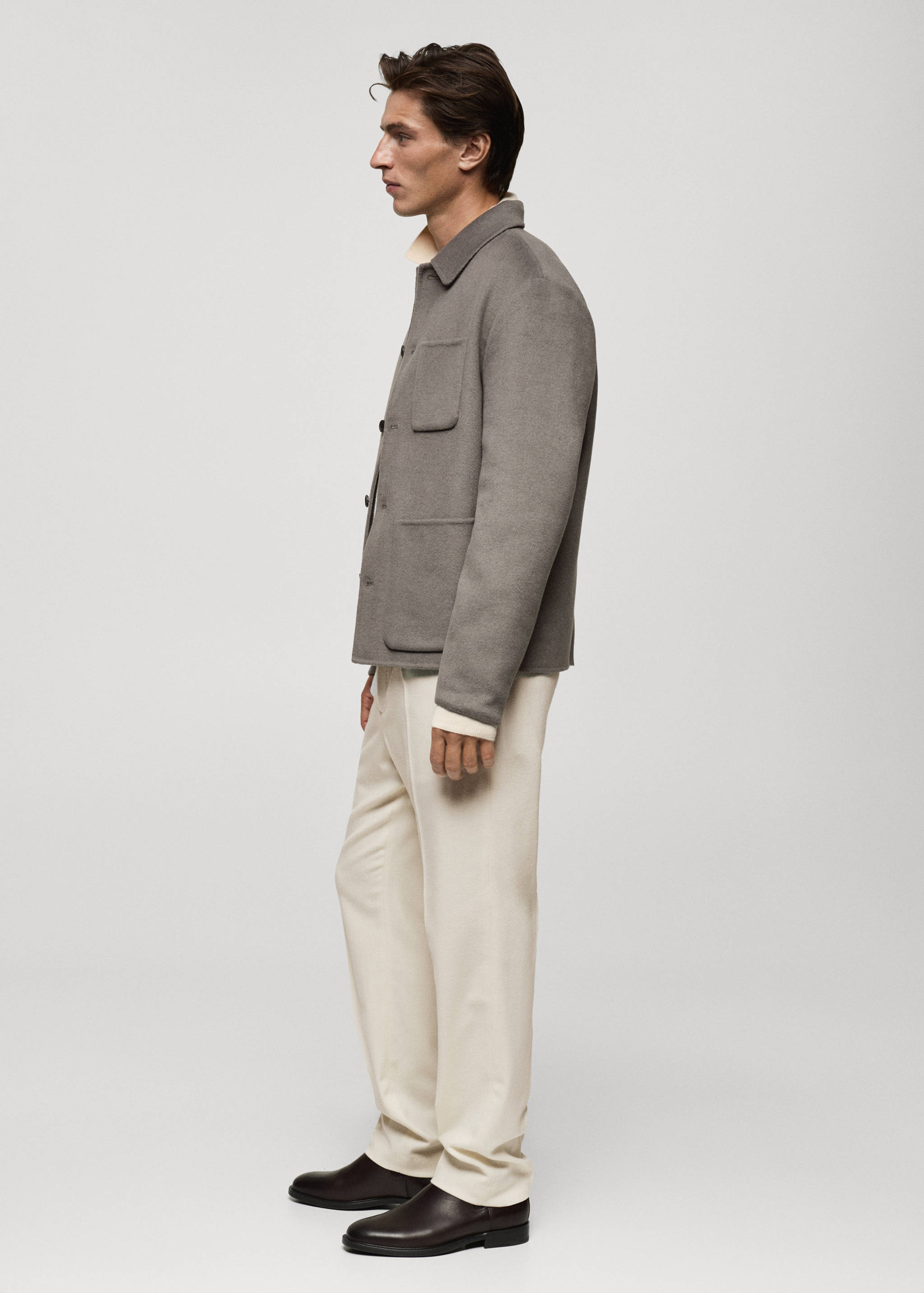 Handmade-Overshirt aus Wolle mit Taschen - Detail des Artikels 2