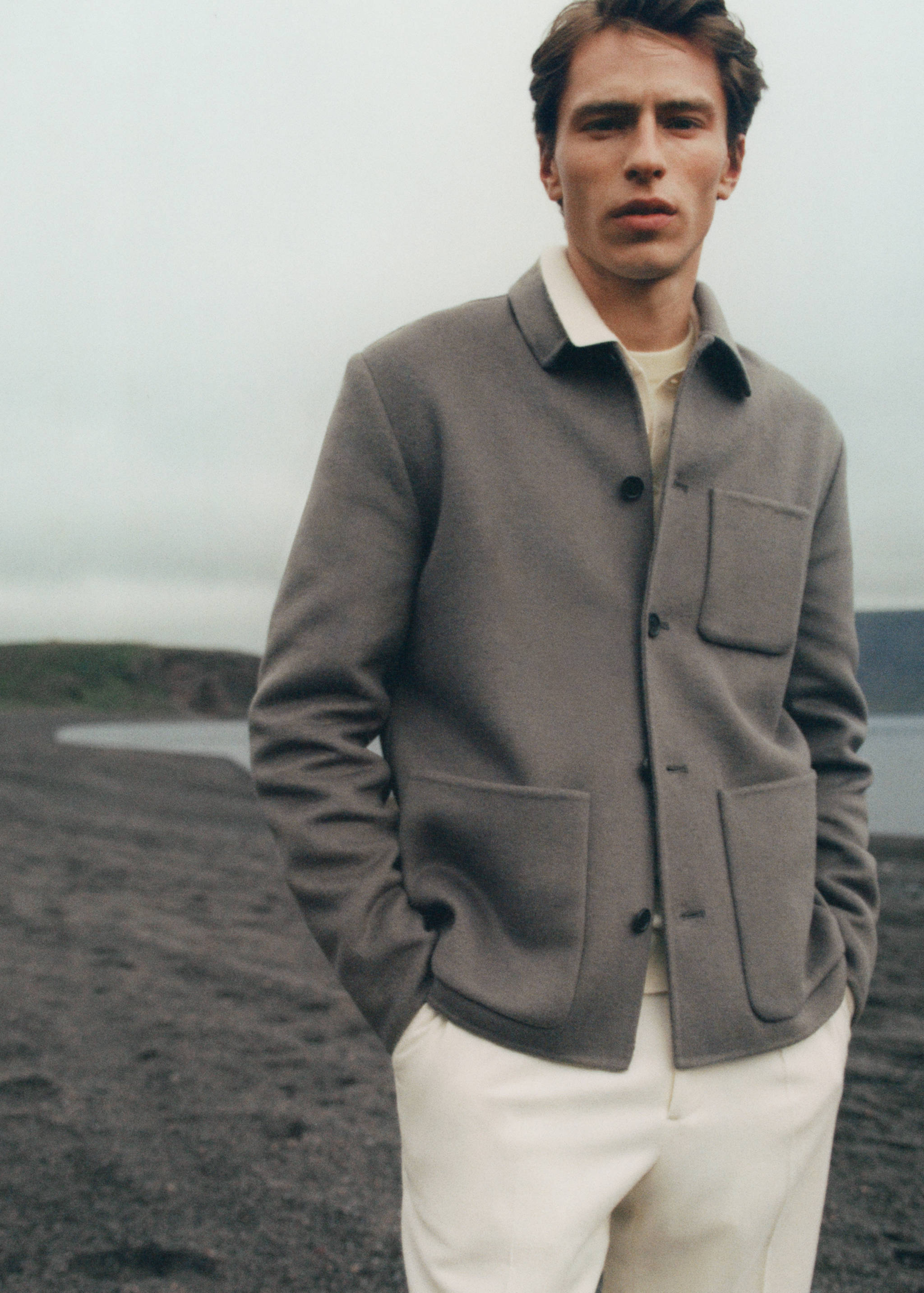 Handmade-Overshirt aus Wolle mit Taschen - Detail des Artikels 5