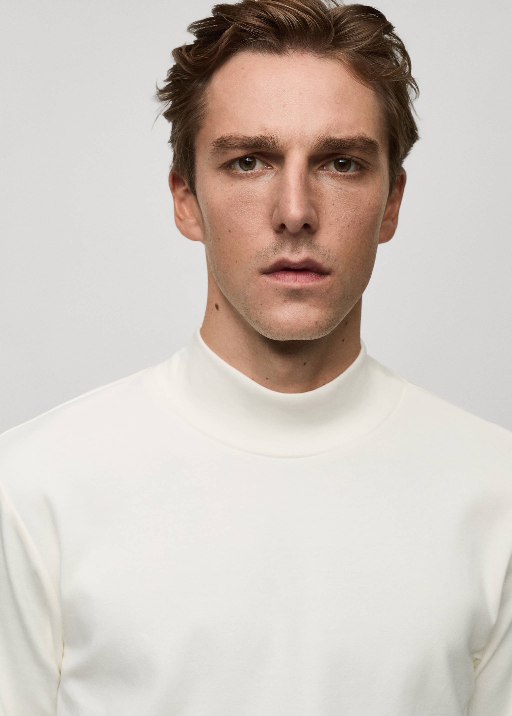 Cotton t-shirt with perkins neck - Details of the article 1