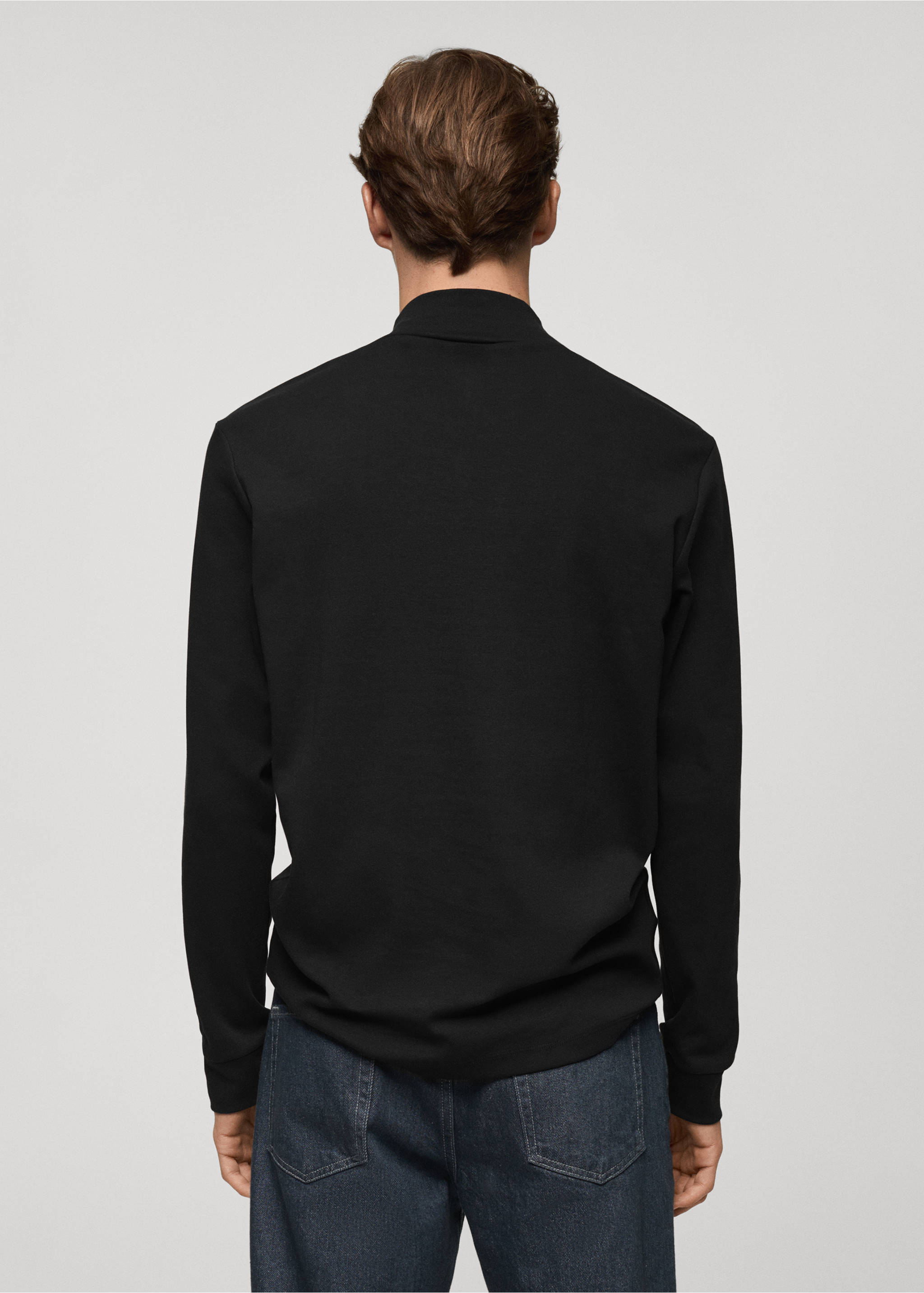 Cotton t-shirt with perkins neck - Reverse of the article, Black. Ref: 77057932-00.