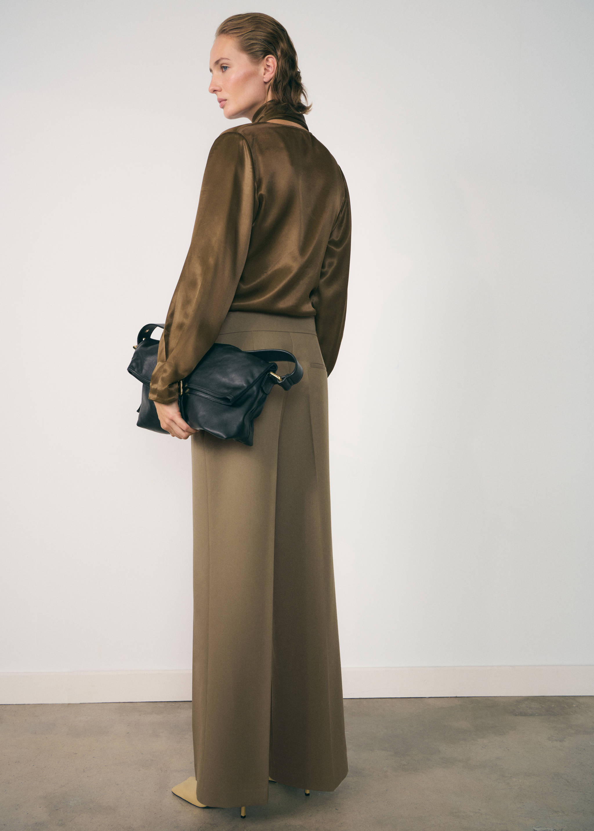 Belt straight-fit pants - Reverse of the article