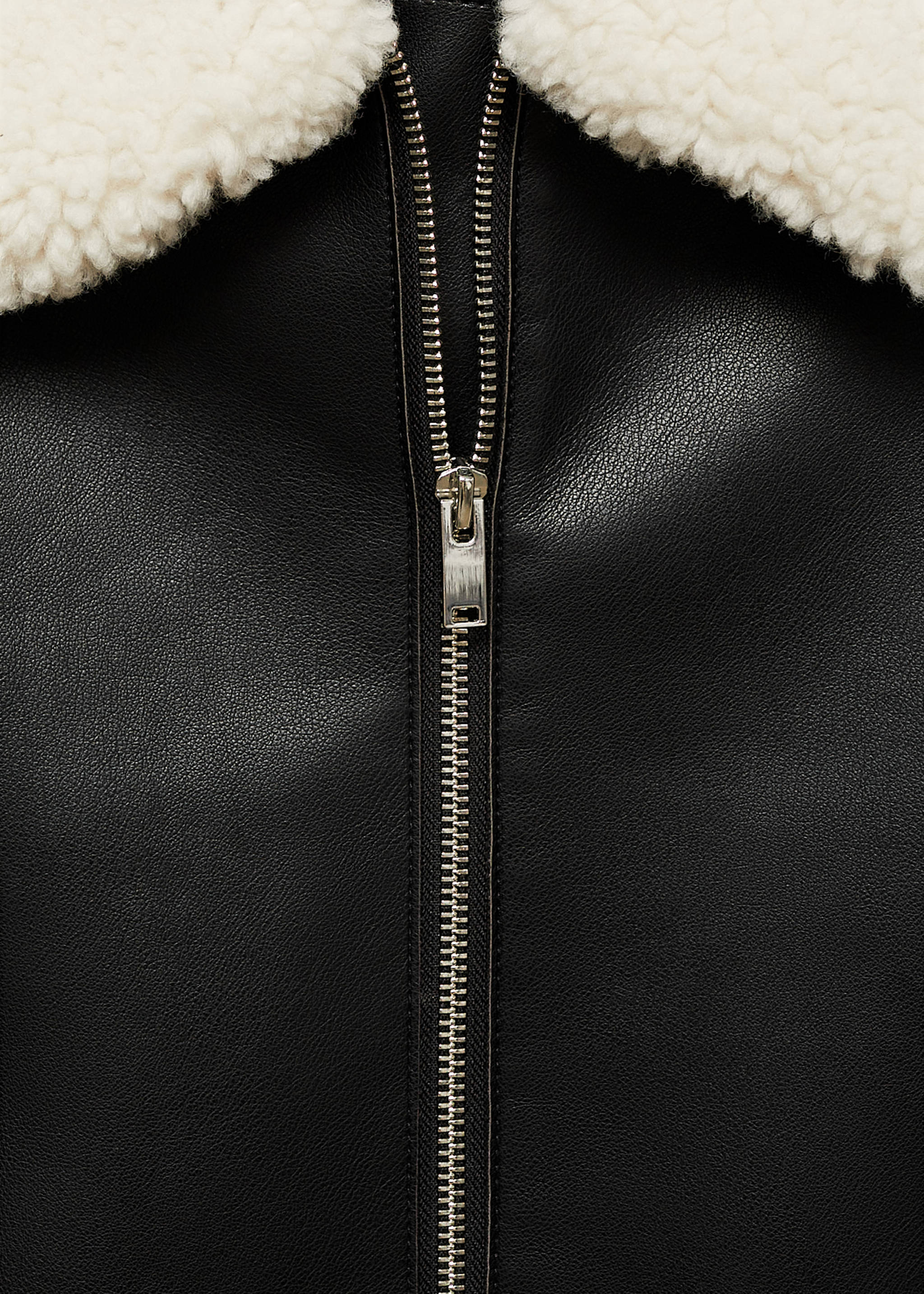 Jacket with detachable sheepskin collar - Details of the article 0