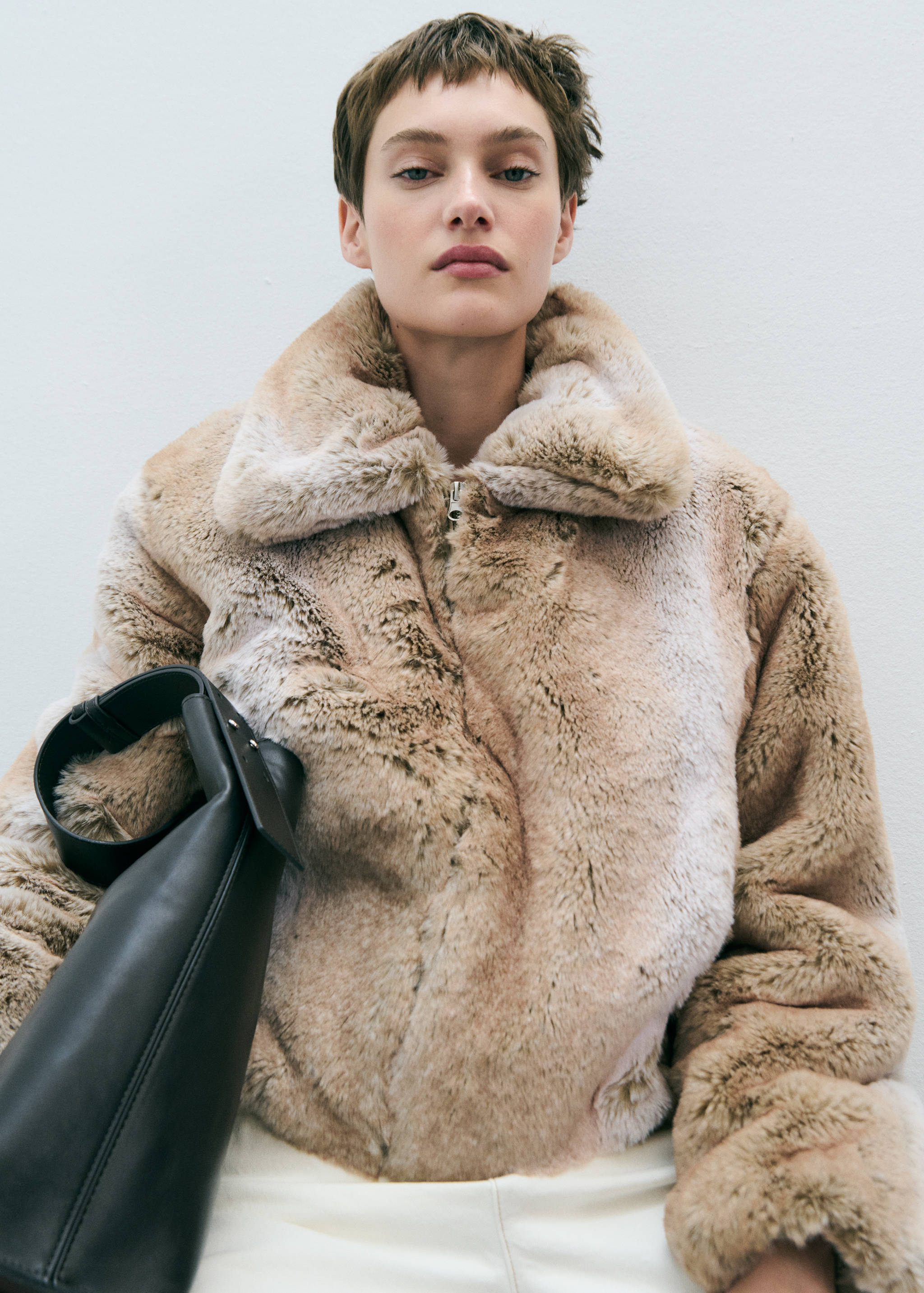 Faux-fur jacket with lapels - Details of the article 6