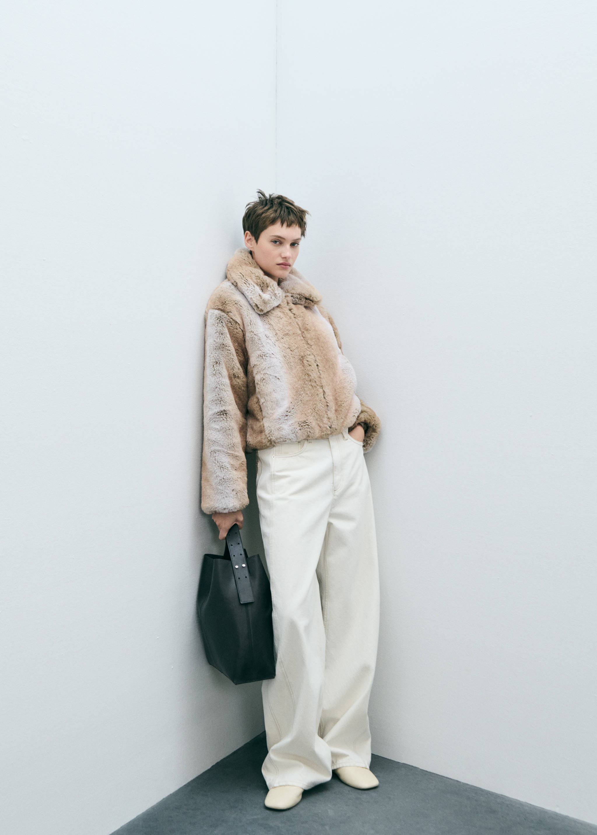 Faux-fur jacket with lapels - Details of the article 7
