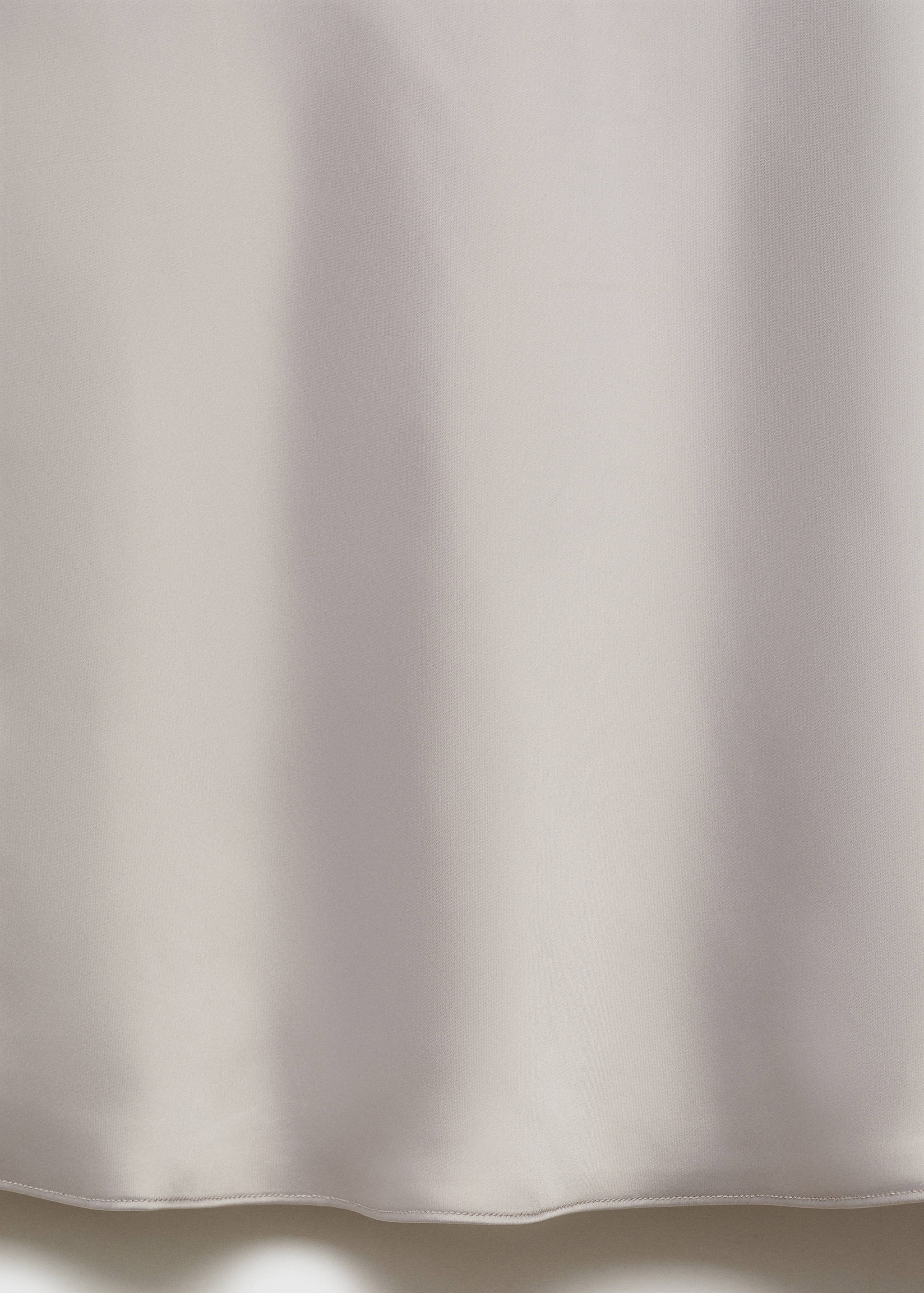 Satiniertes Kleid mit drapiertem Ausschnitt - Detail des Artikels 0