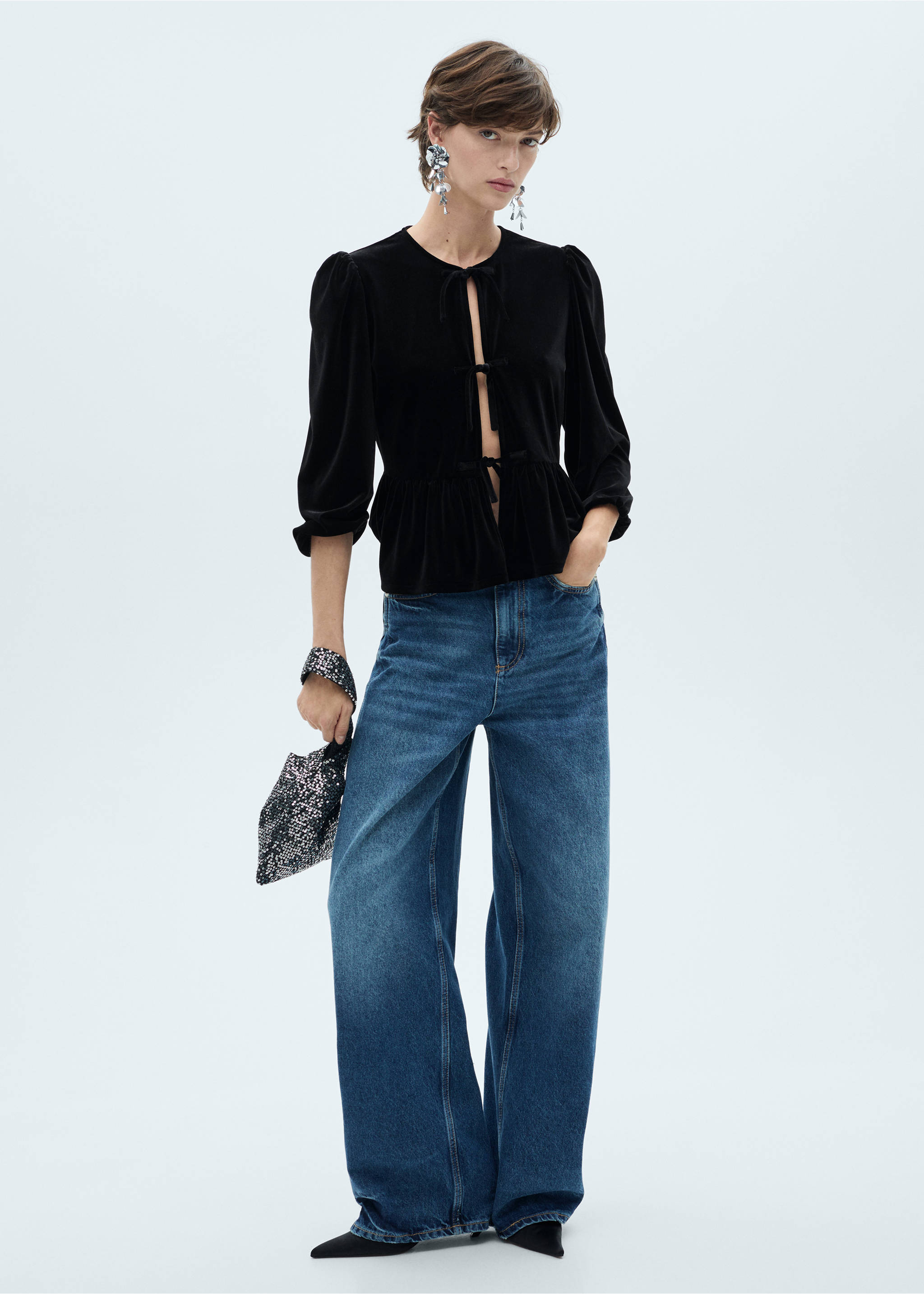 Velvet blouse with bows - General plane, Black. Ref: 77059068-00.