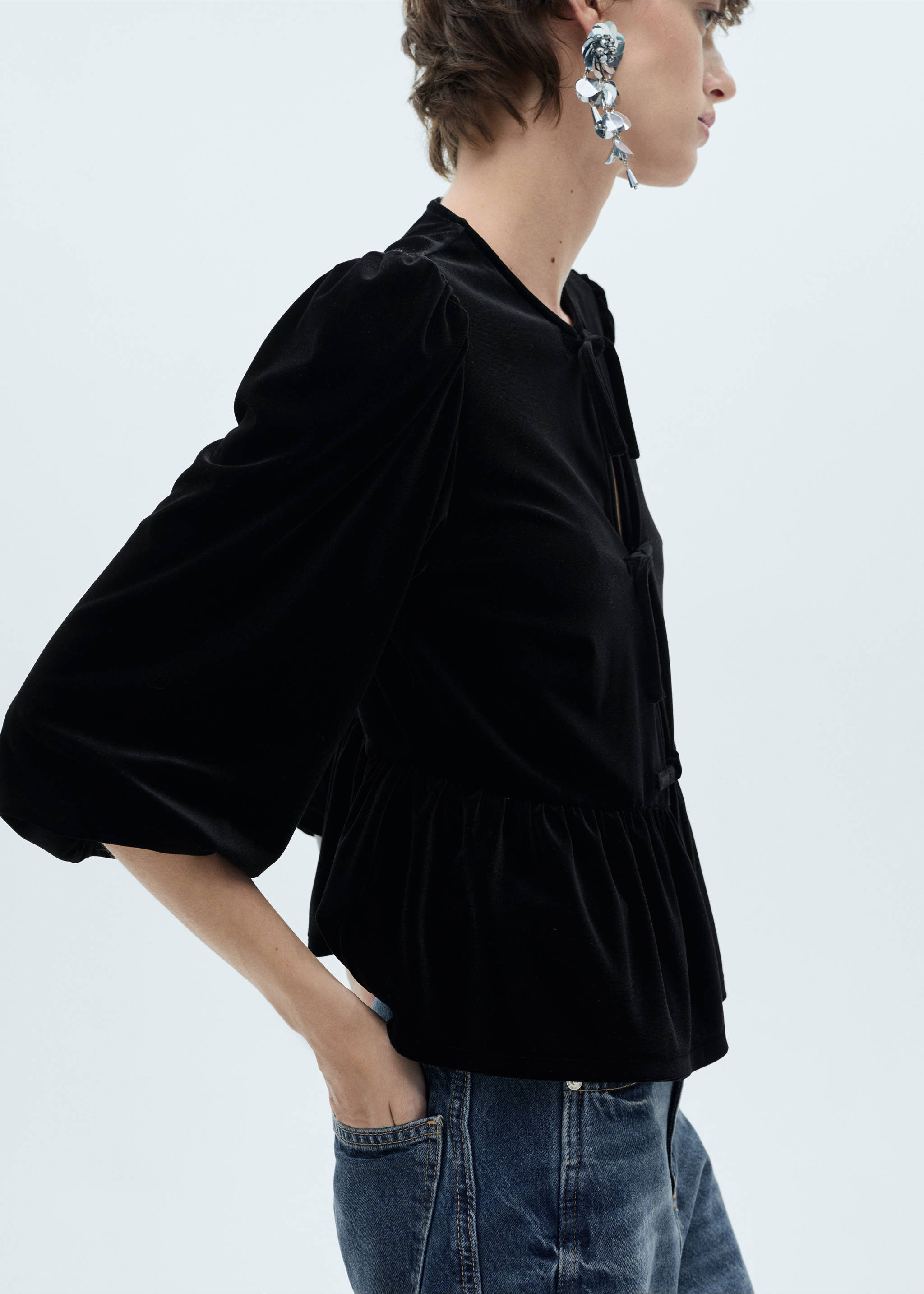 Velvet blouse with bows - Details of the article 3, Black. Ref: 77059068-00.