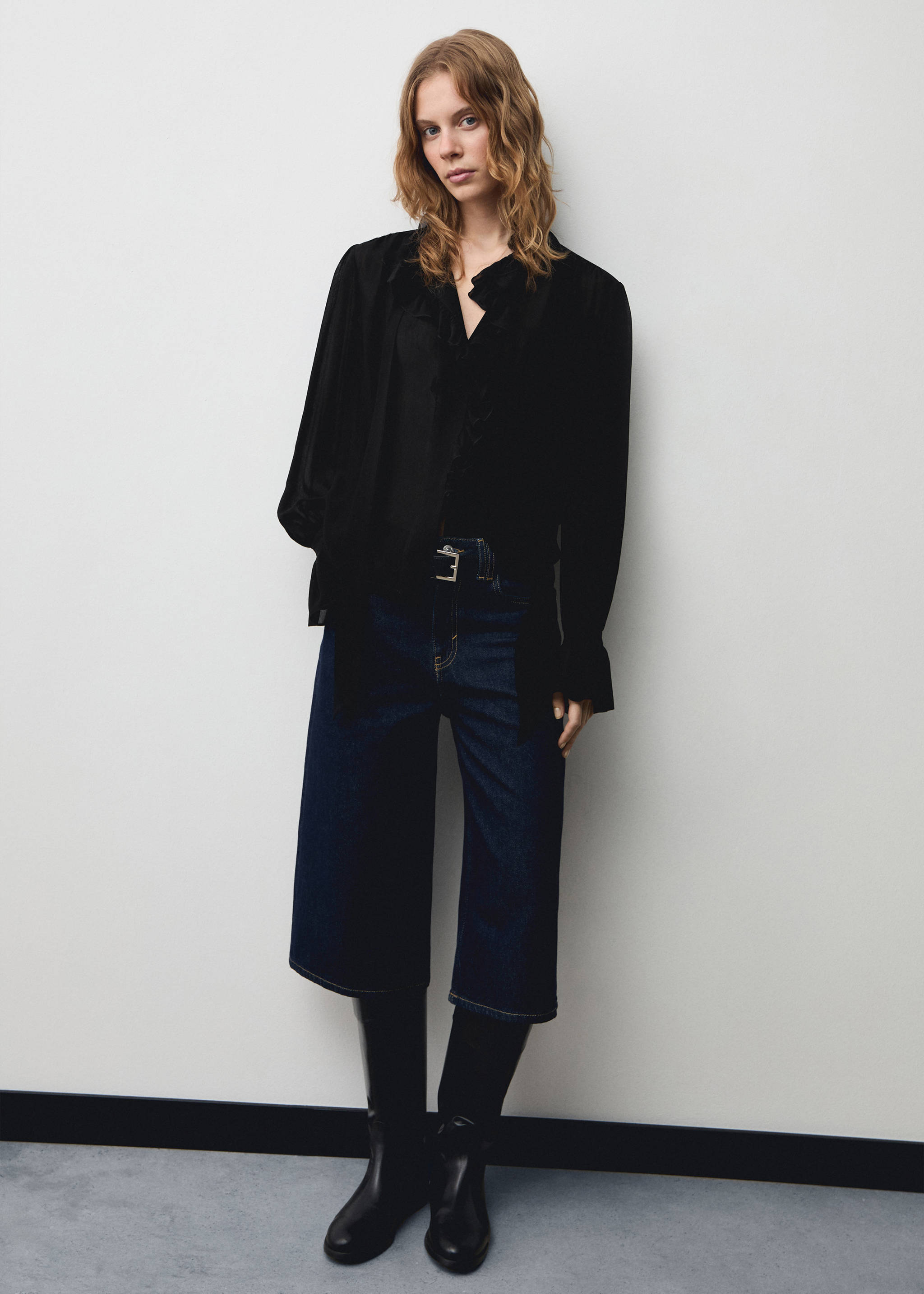 Magas nyakú fodros blúz - Általános sík