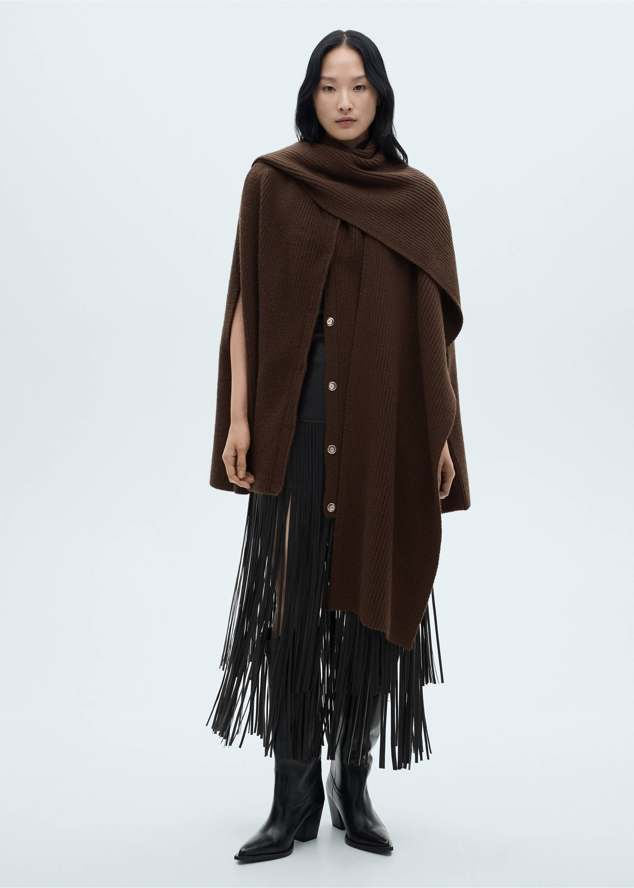 Cape-sjaal met knopen - Overzichtstekening, Chocoladebruin. Ref: 77059072-00.