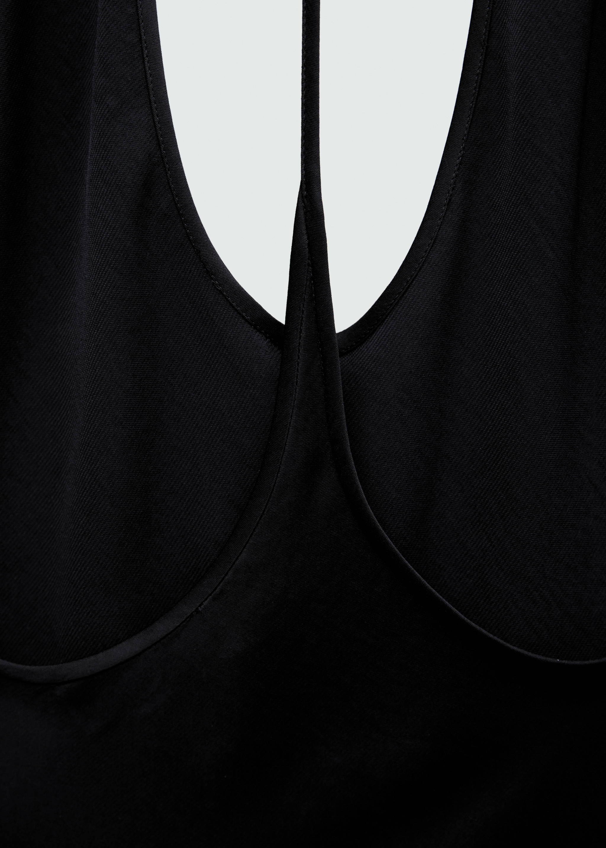 Low-cut open-back dress - Details of the article 8