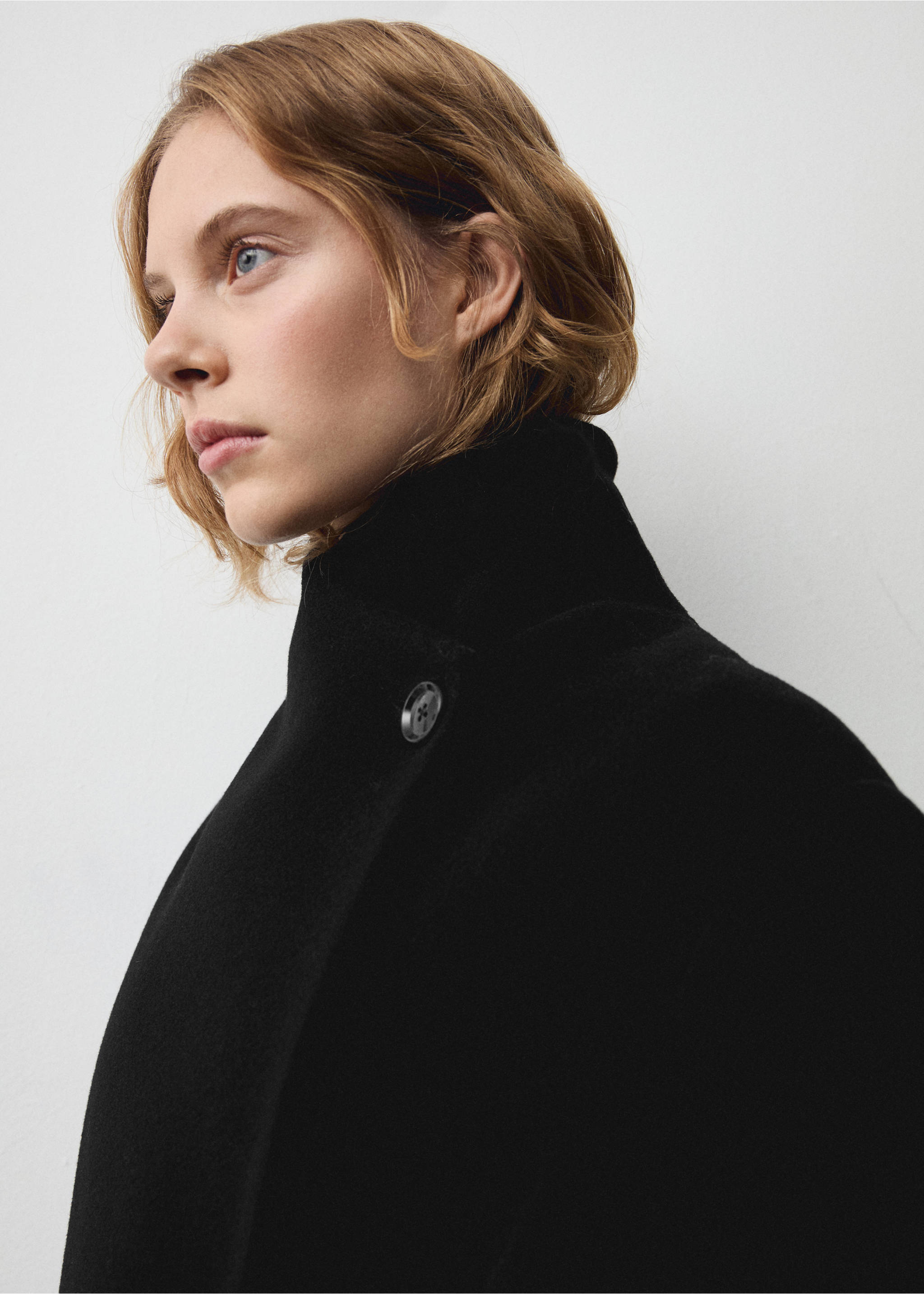 Turtleneck virgin wool coat - Details of the article 1, Black. Ref: 77059075-00.