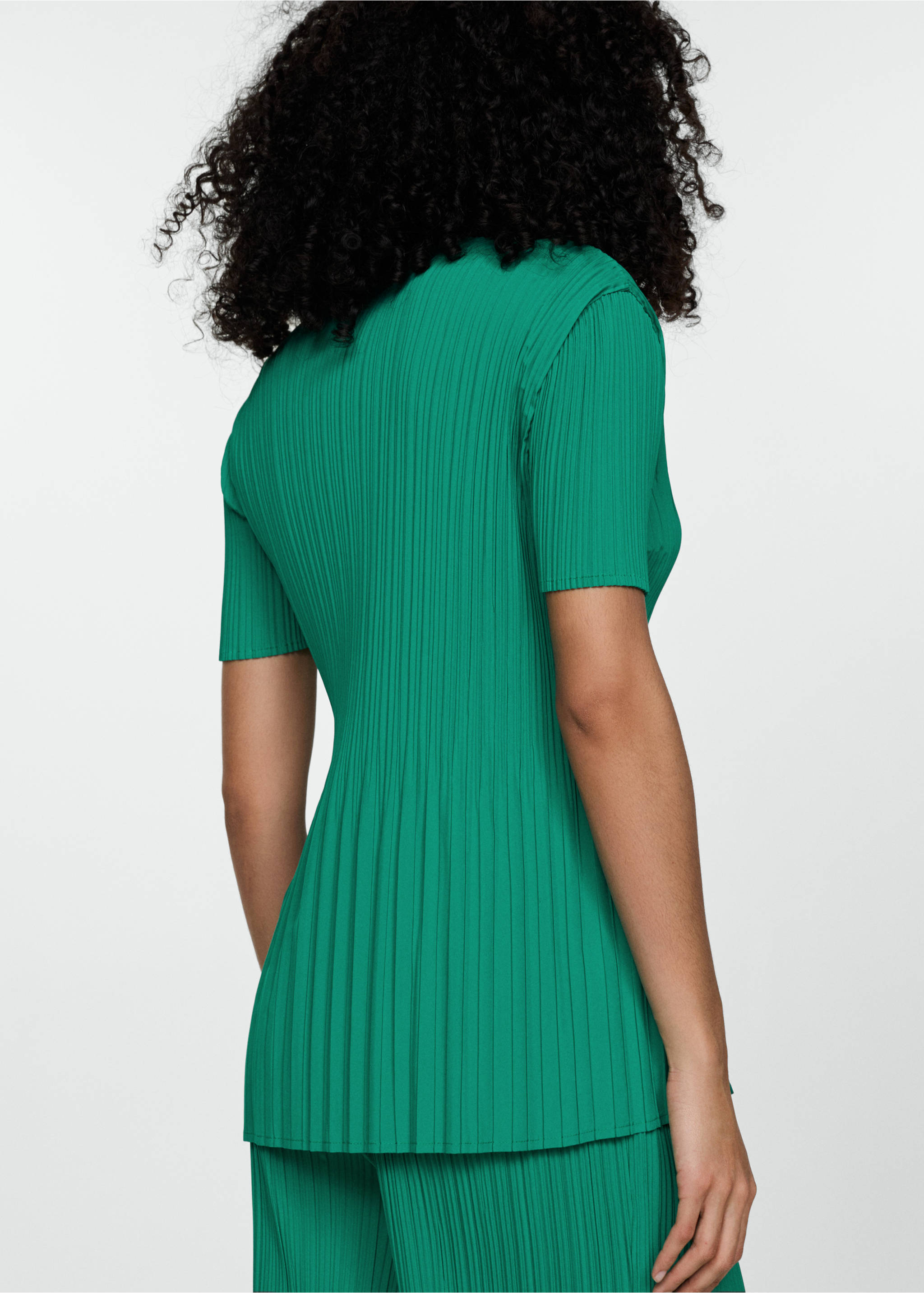 Short-sleeved pleated t-shirt - Reverse of the article, Emerald Green. Ref: 77060265-00.